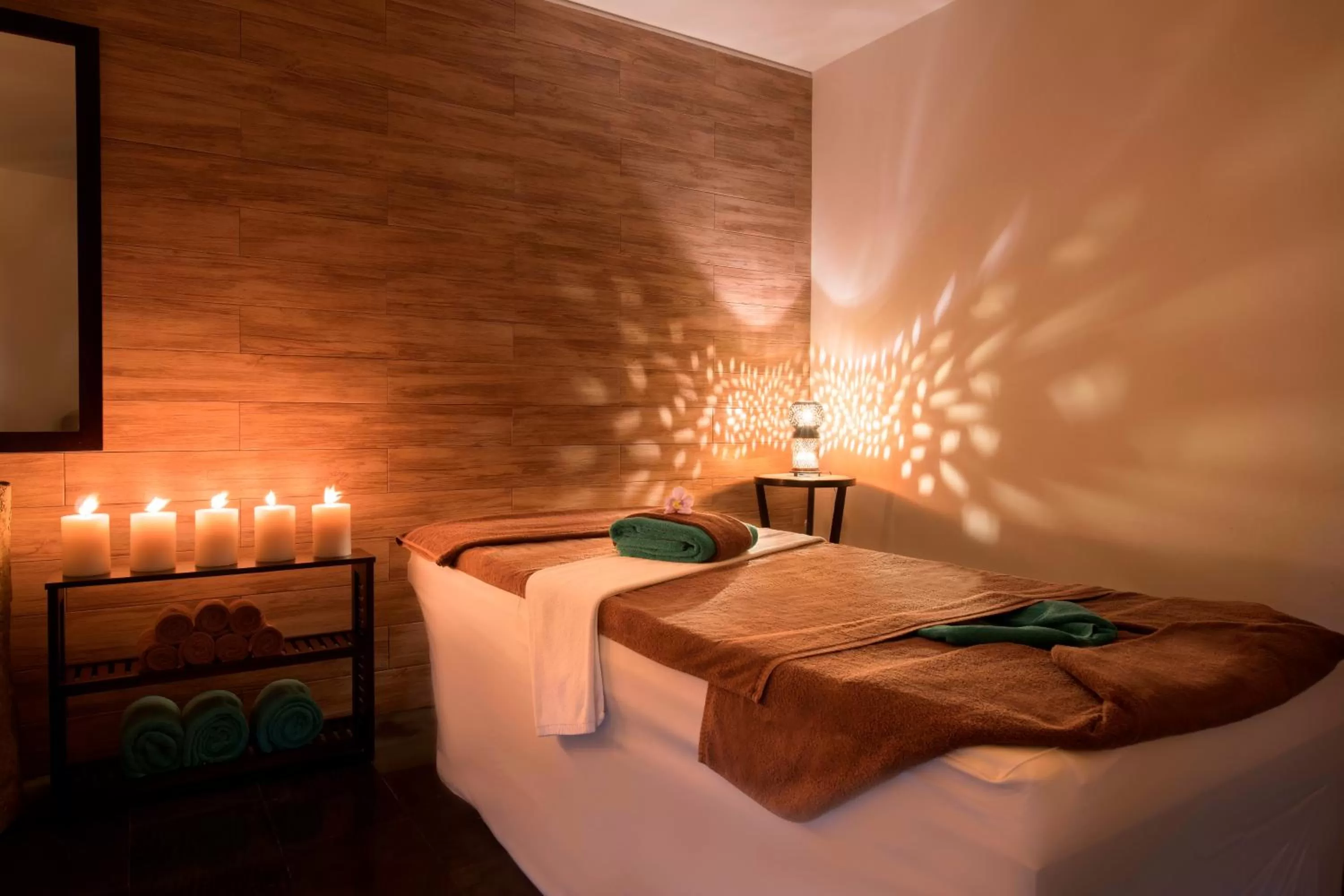 Massage, Bed in Boutique Hoi An Resort