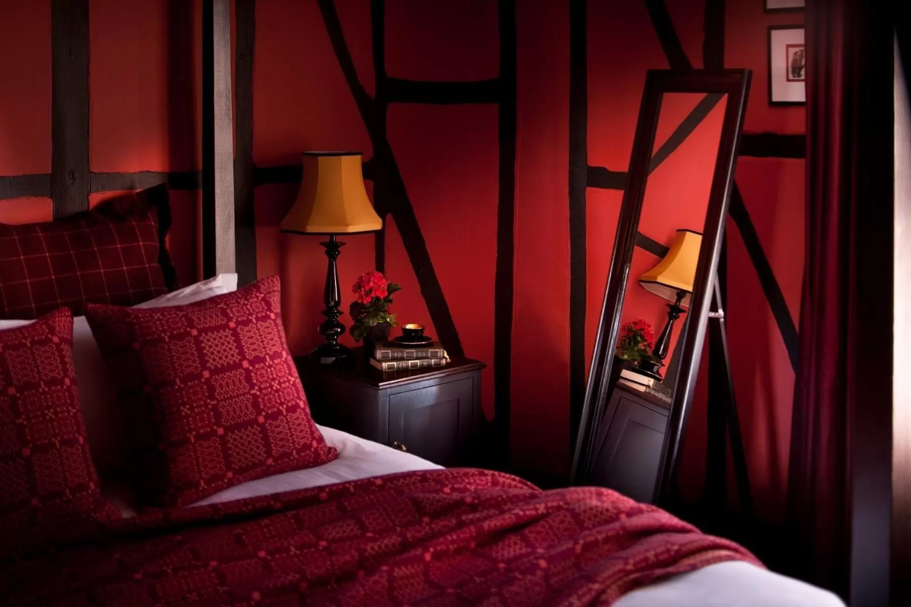 Decorative detail, Bed in The Crown And Thistle, Abingdon