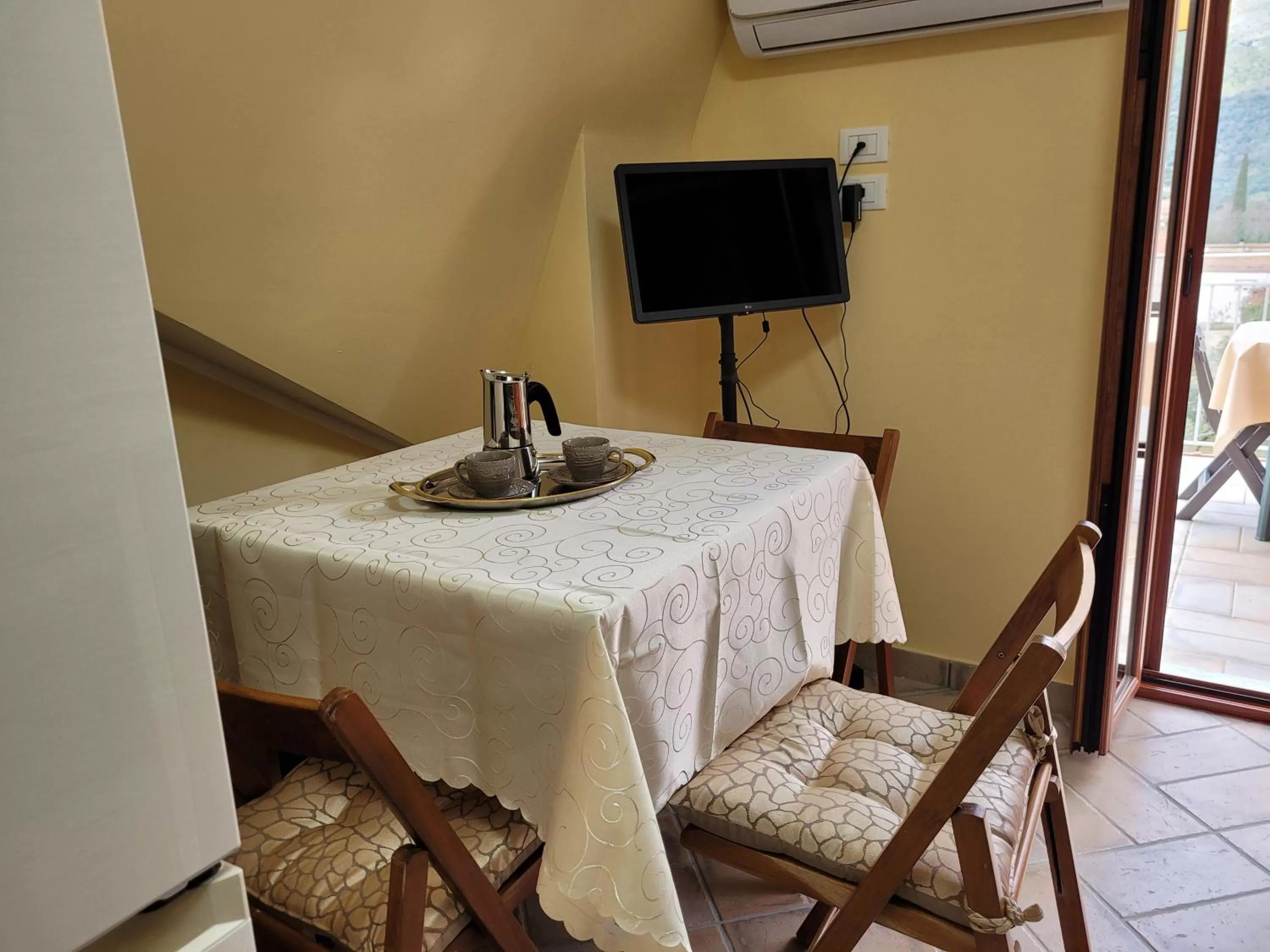 Alloggio turistico Magnifico Alessandro Valle Bernardo 04025 Lenola nei pressi di Fondi LT