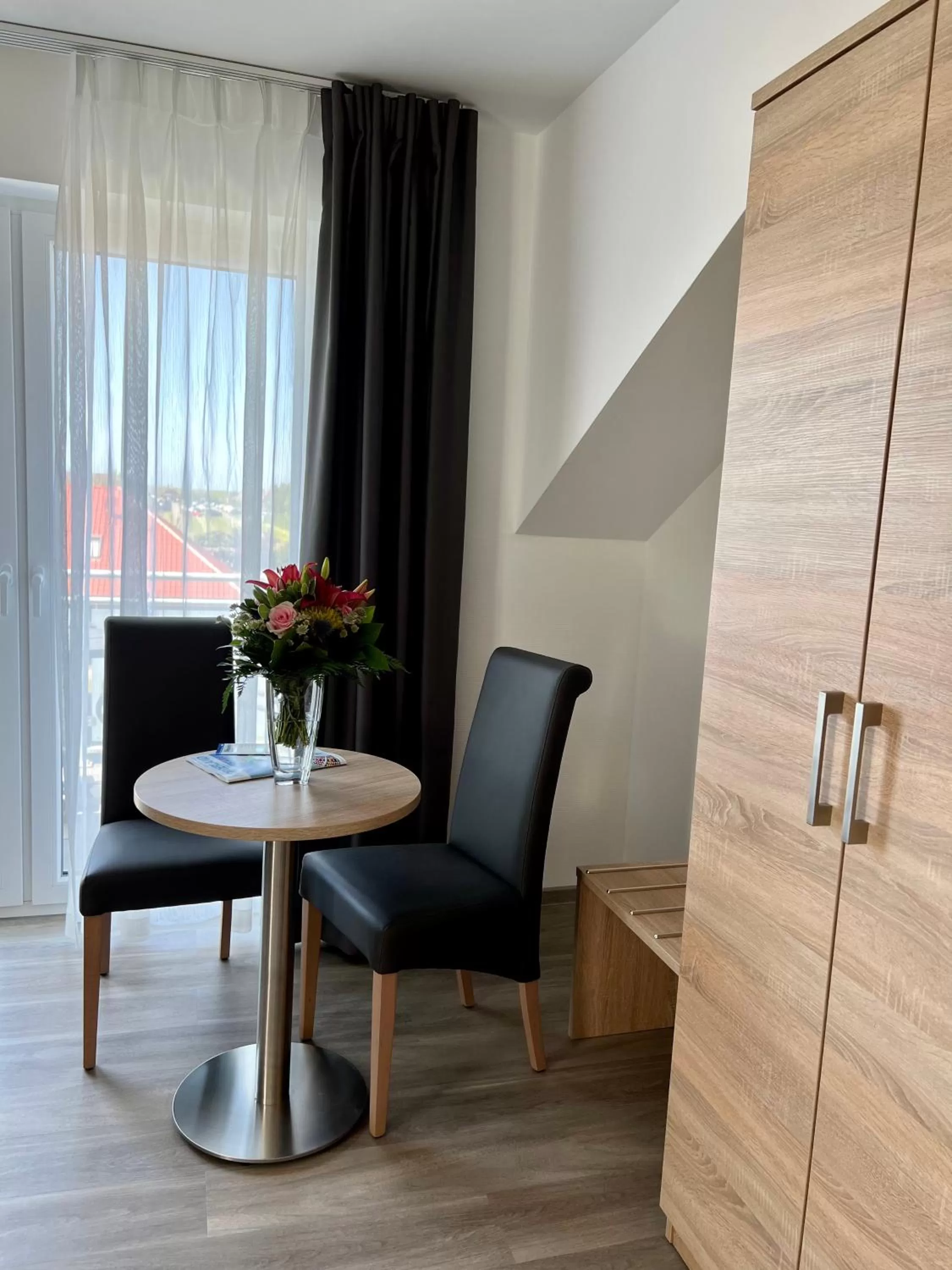 Photo of the whole room in Hotel Ocean