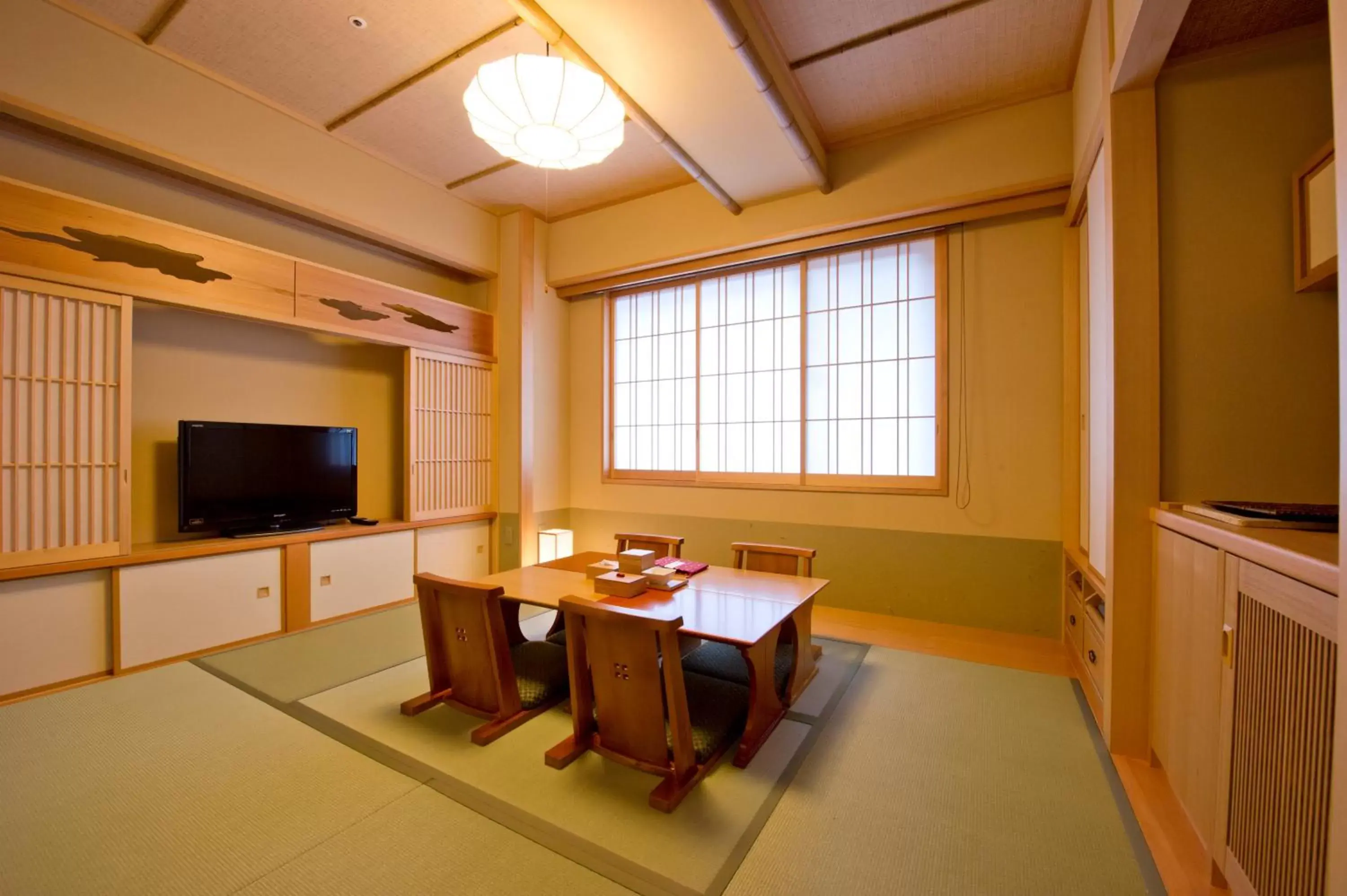 Superior Room with Tatami Area in Kadensho, Arashiyama Onsen, Kyoto - Kyoritsu Resort Superior Room with Tatami Area in Kadensho, Arashiyama Onsen, Kyoto - Kyoritsu Resort