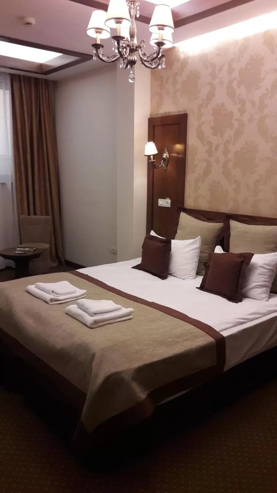 Property building, Bed in Hotel Gott