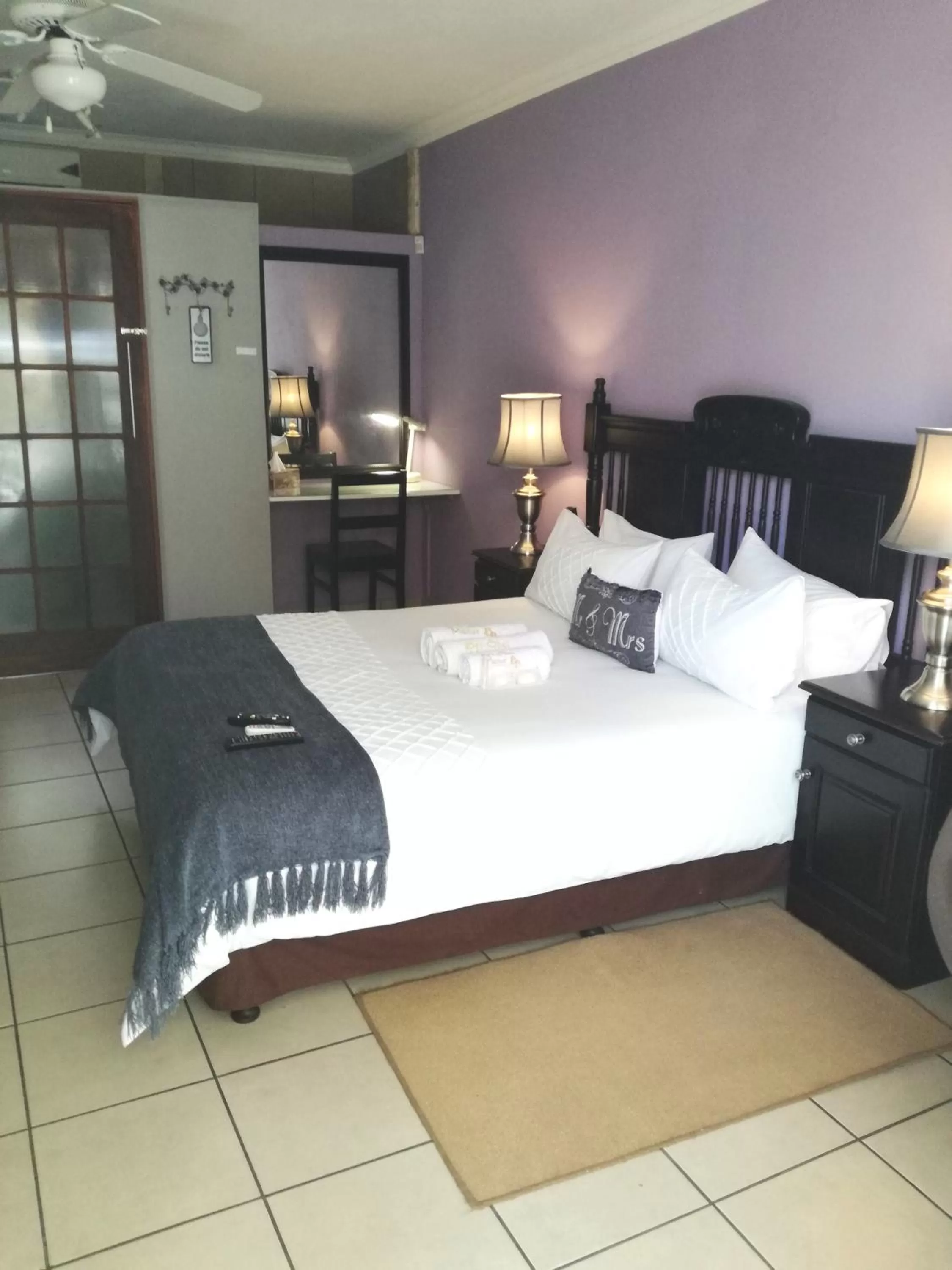 Photo of the whole room, Bed in Bri-Shel Manor B&B