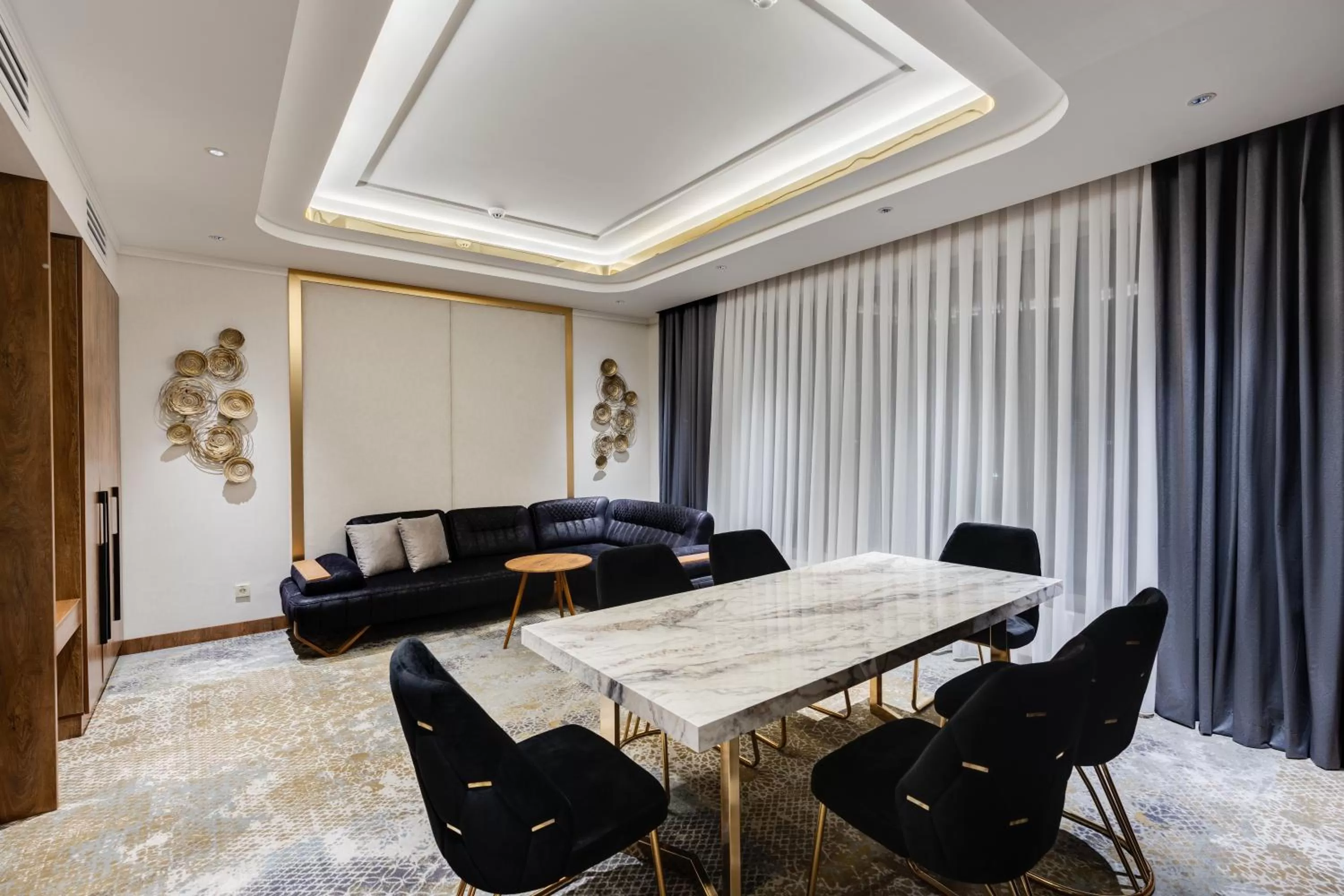 Living room in Shamsan Airport Hotel