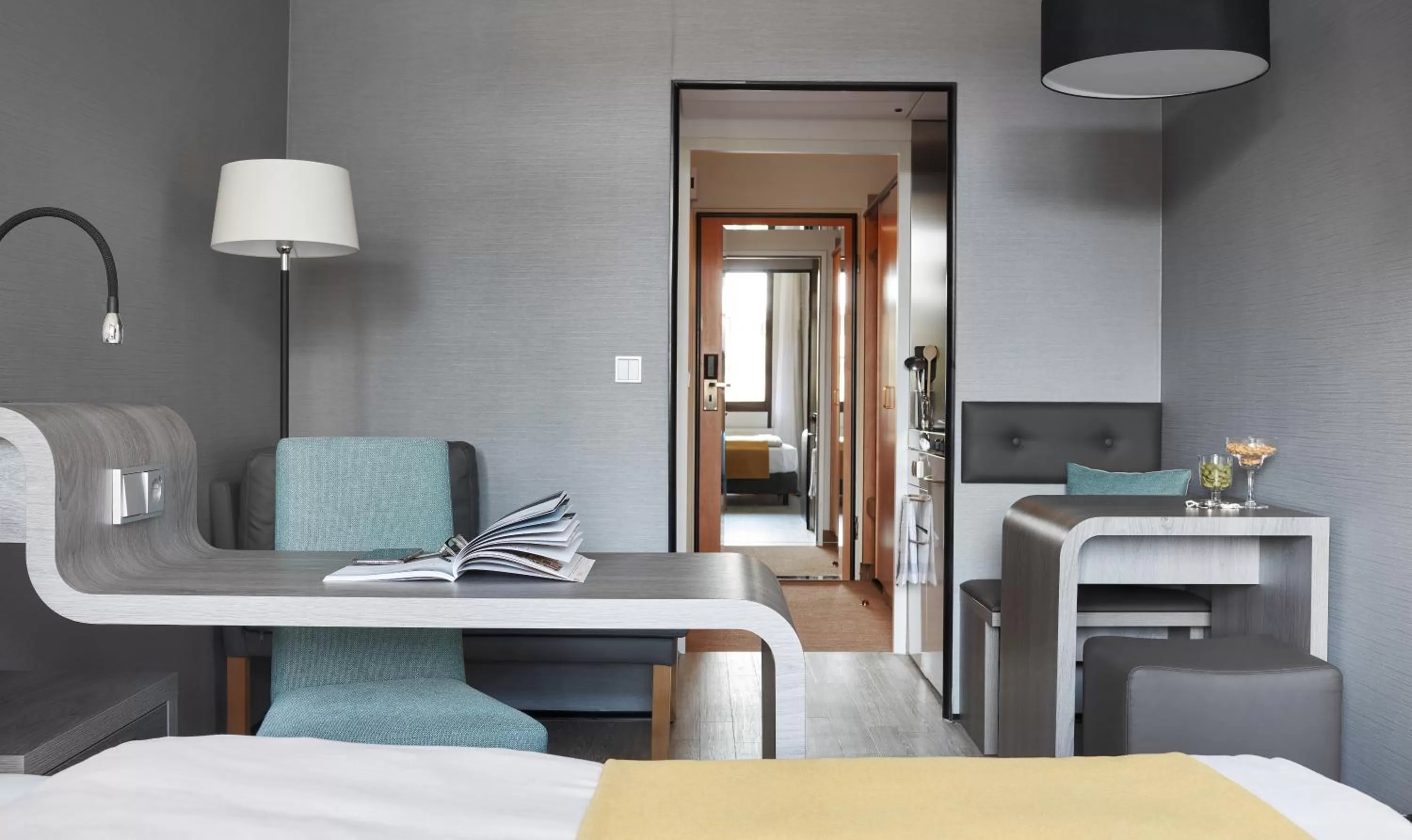 Bedroom, Bed in Living Hotel am Deutschen Museum