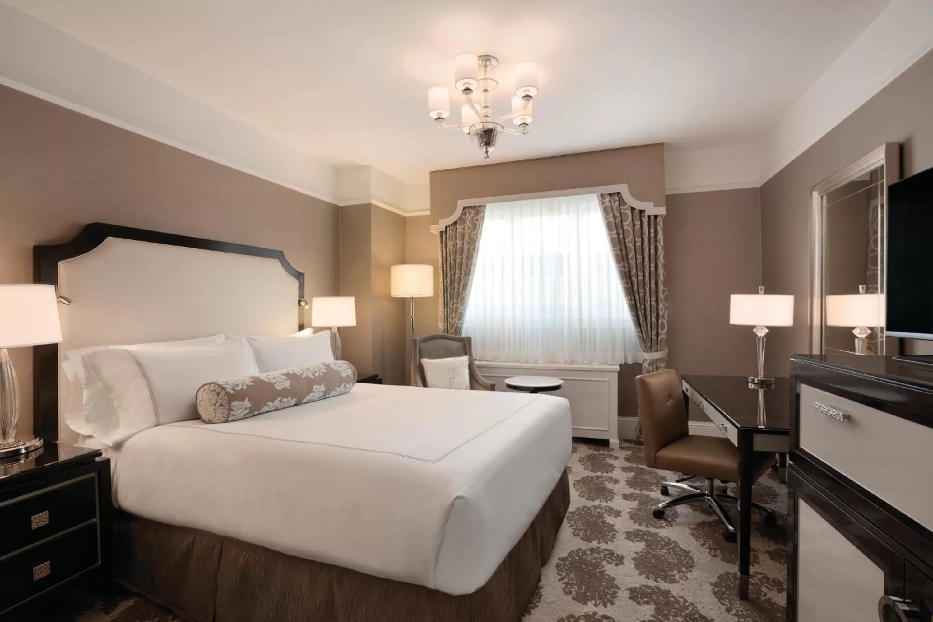 Bed in Fairmont San Francisco