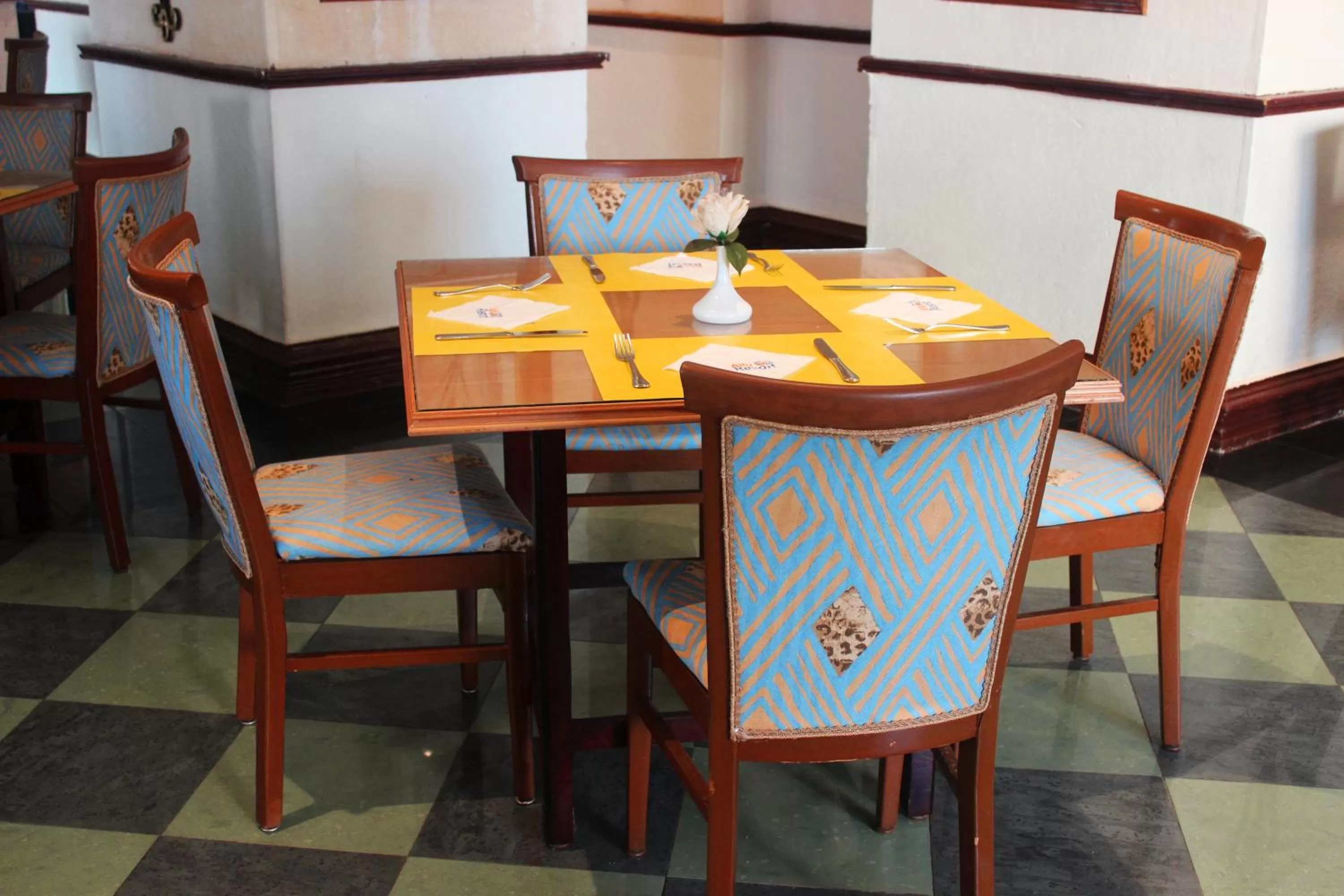 Restaurant/places to eat in AIFU Hotel El Montazah Alexandria