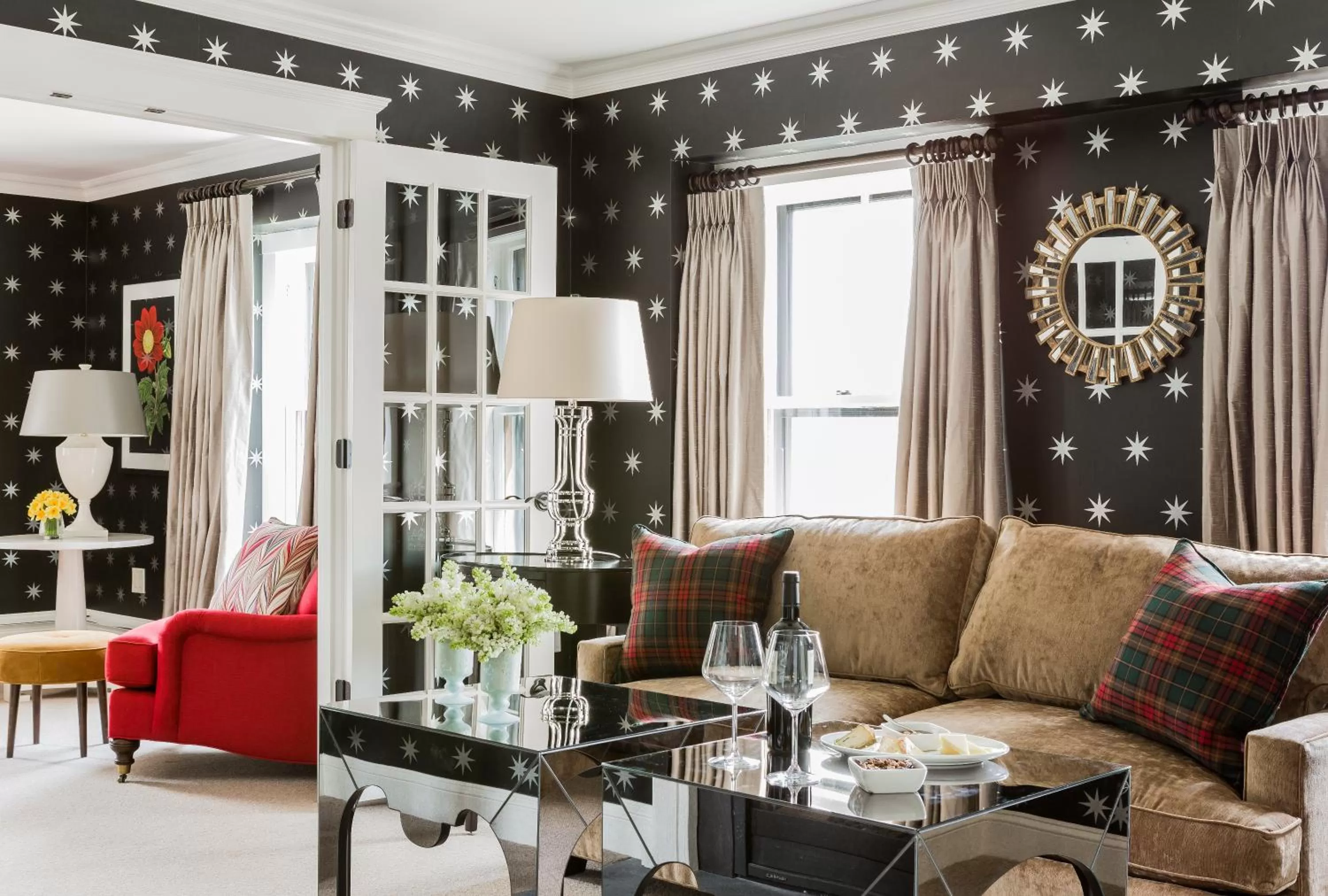 Seating area in The Inn at Hastings Park, Relais & Châteaux