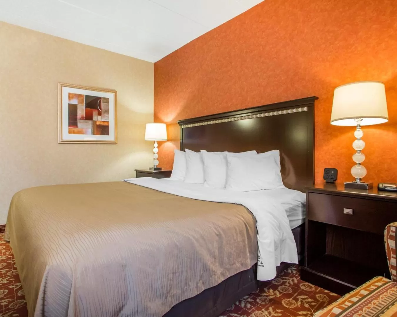 Bed in Quality Inn Vineland