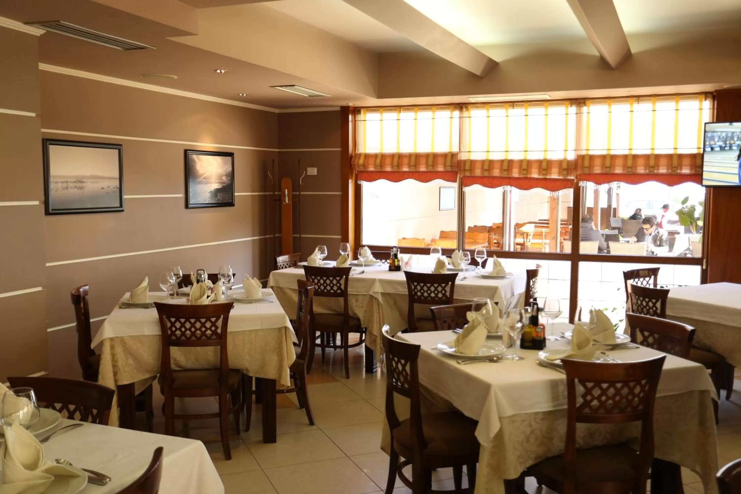 Restaurant/Places to Eat in Guesthouse Bimbli