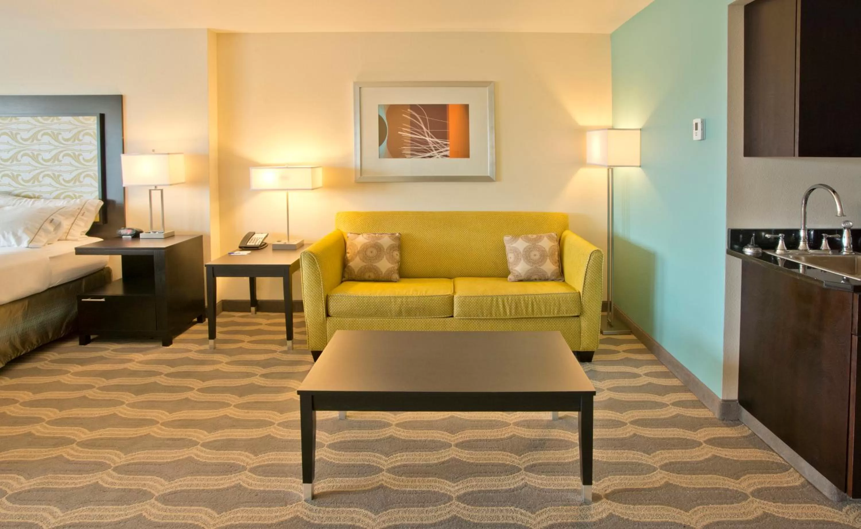 Photo of the whole room, Bed in Holiday Inn Express & Suites Colorado Springs Central by IHG