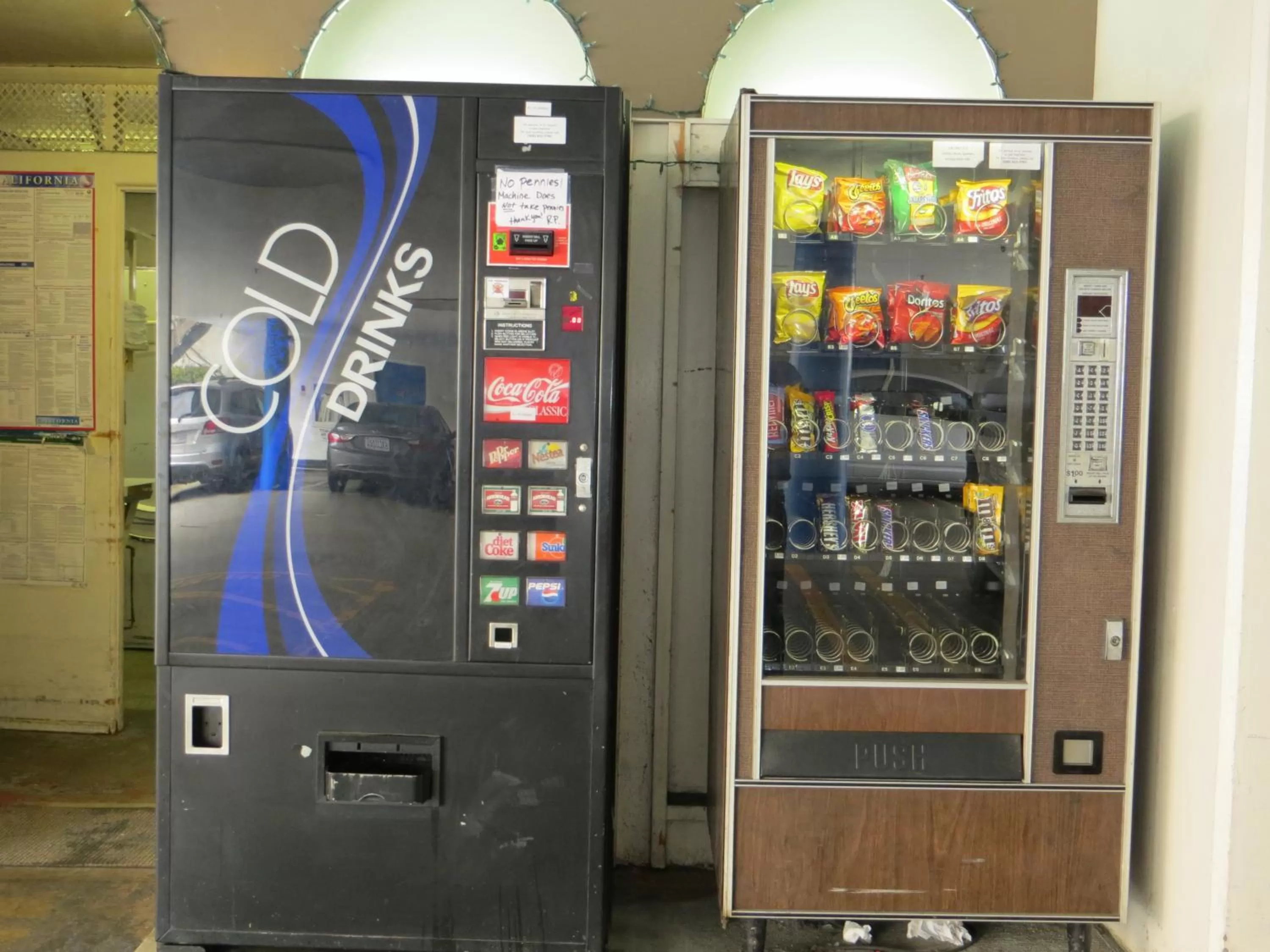 vending machine in Royal Pacific Motor Inn