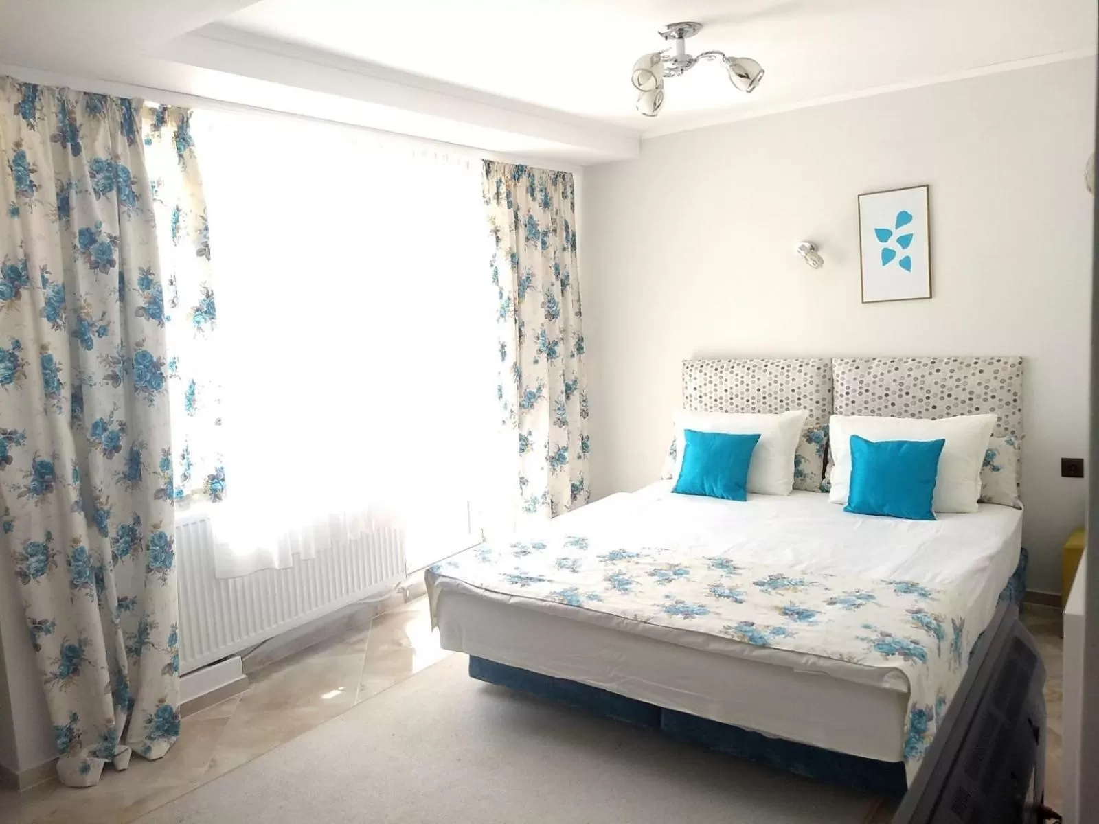 Bed in White Rose Family Guest House