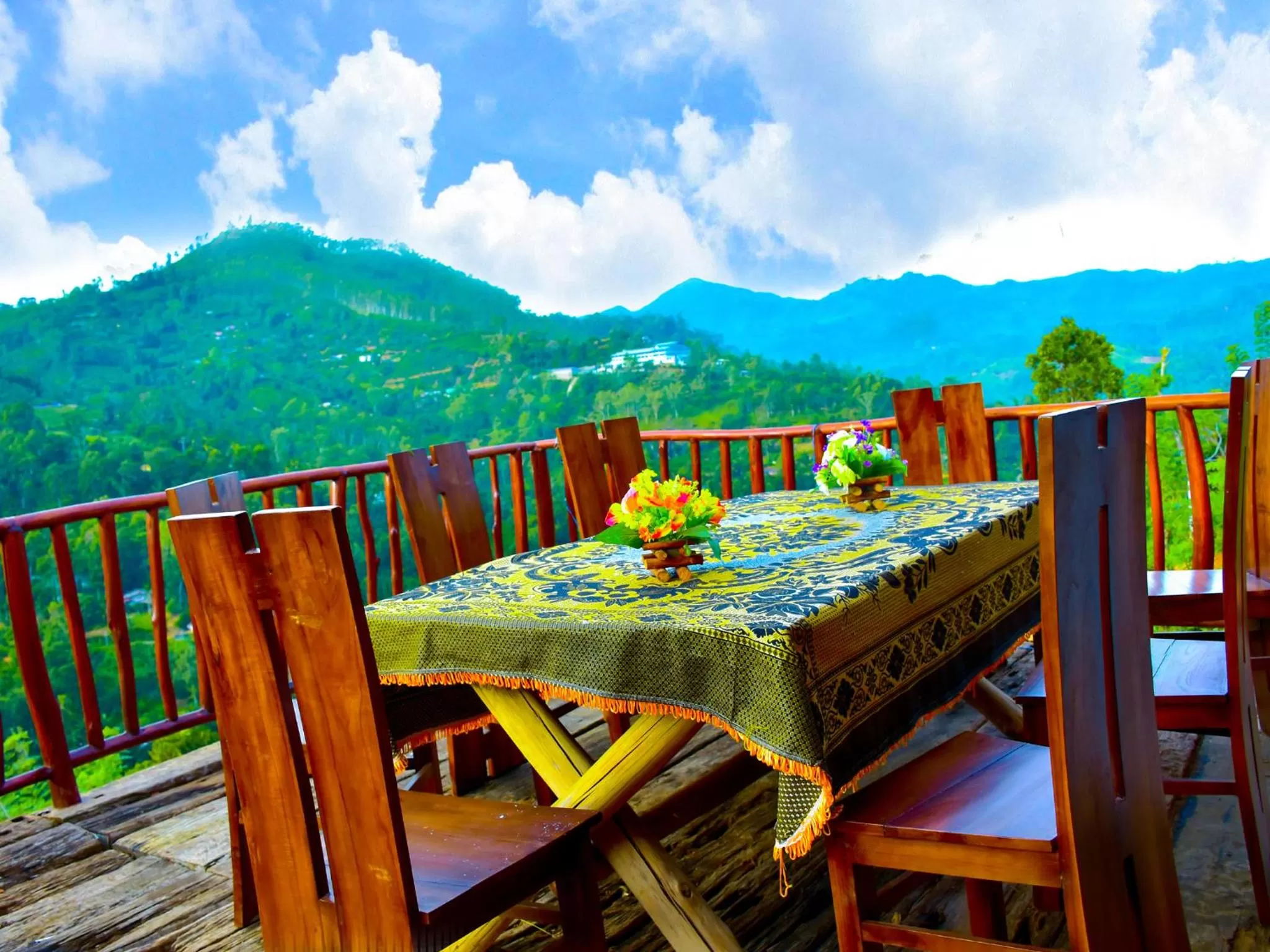 Dining area, Mountain View in Ornateview Hotel
