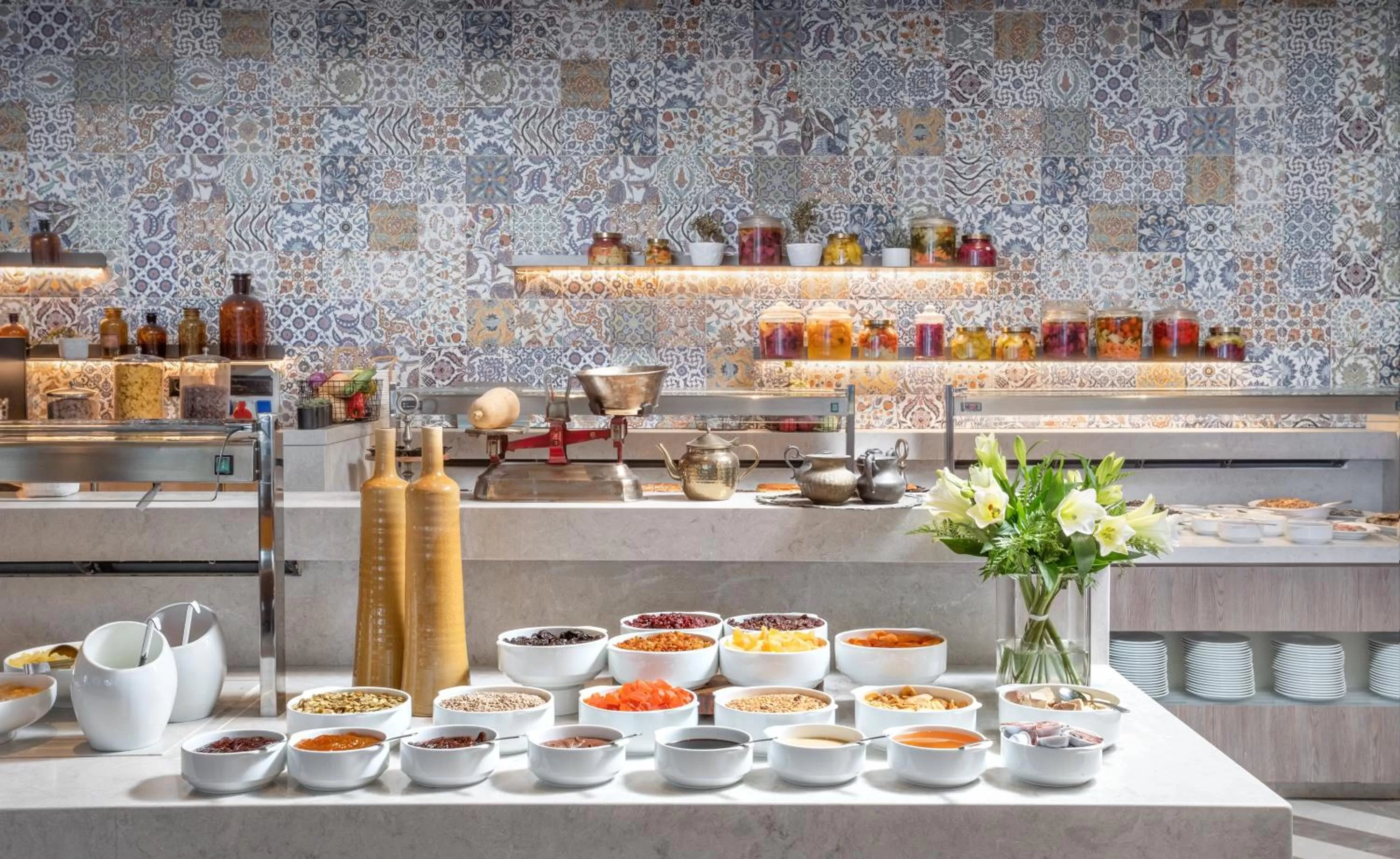 Restaurant/places to eat in Vert Hotel Eilat by AFI Hotels