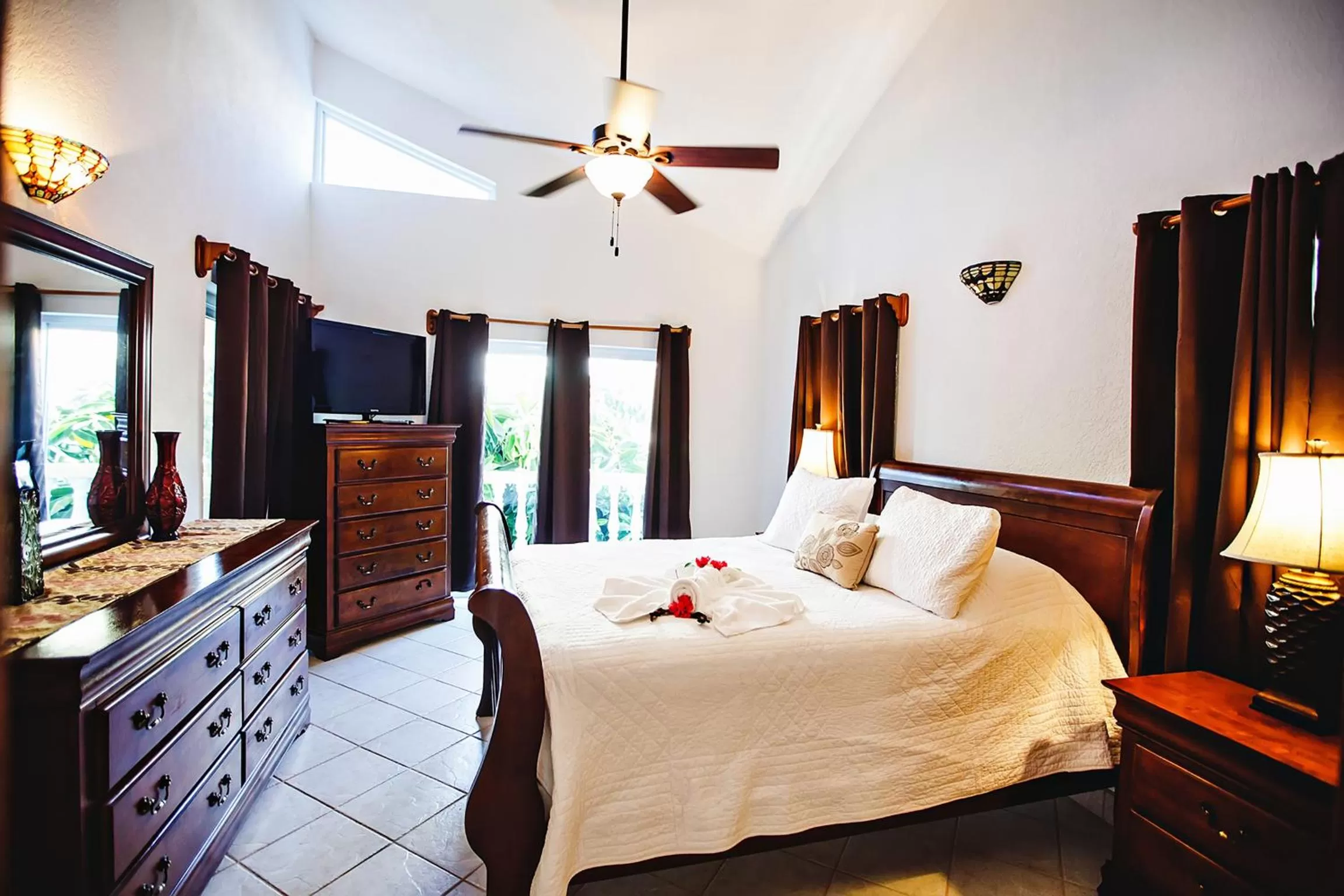 Bedroom, Bed in Pelican Reef Villas Resort