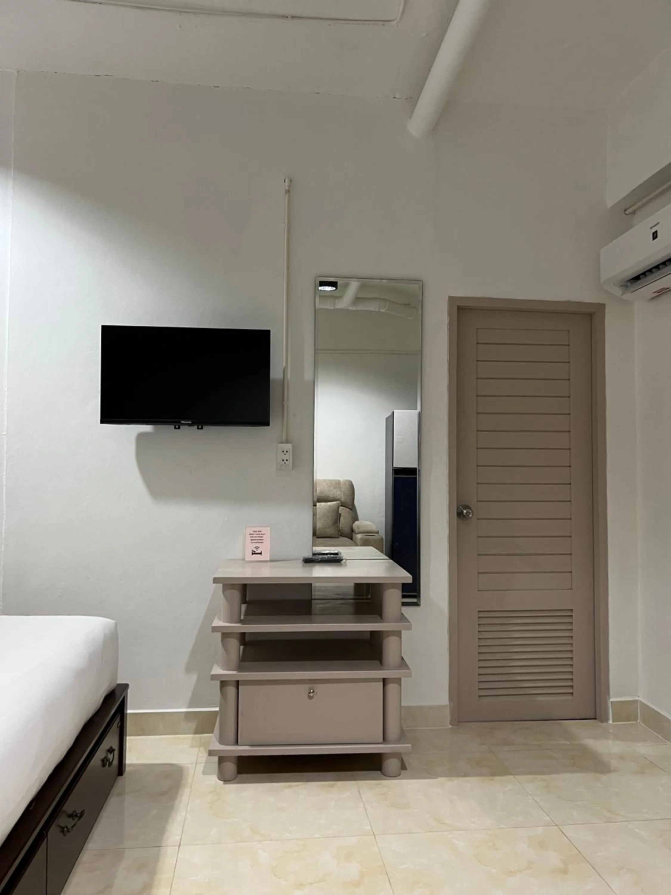 Area and facilities, Bed in Mall Suites Hotel