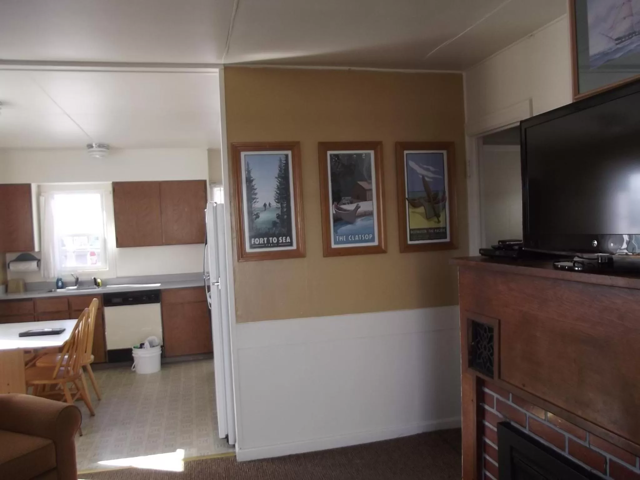 Kitchen or kitchenette in Hillcrest Inn