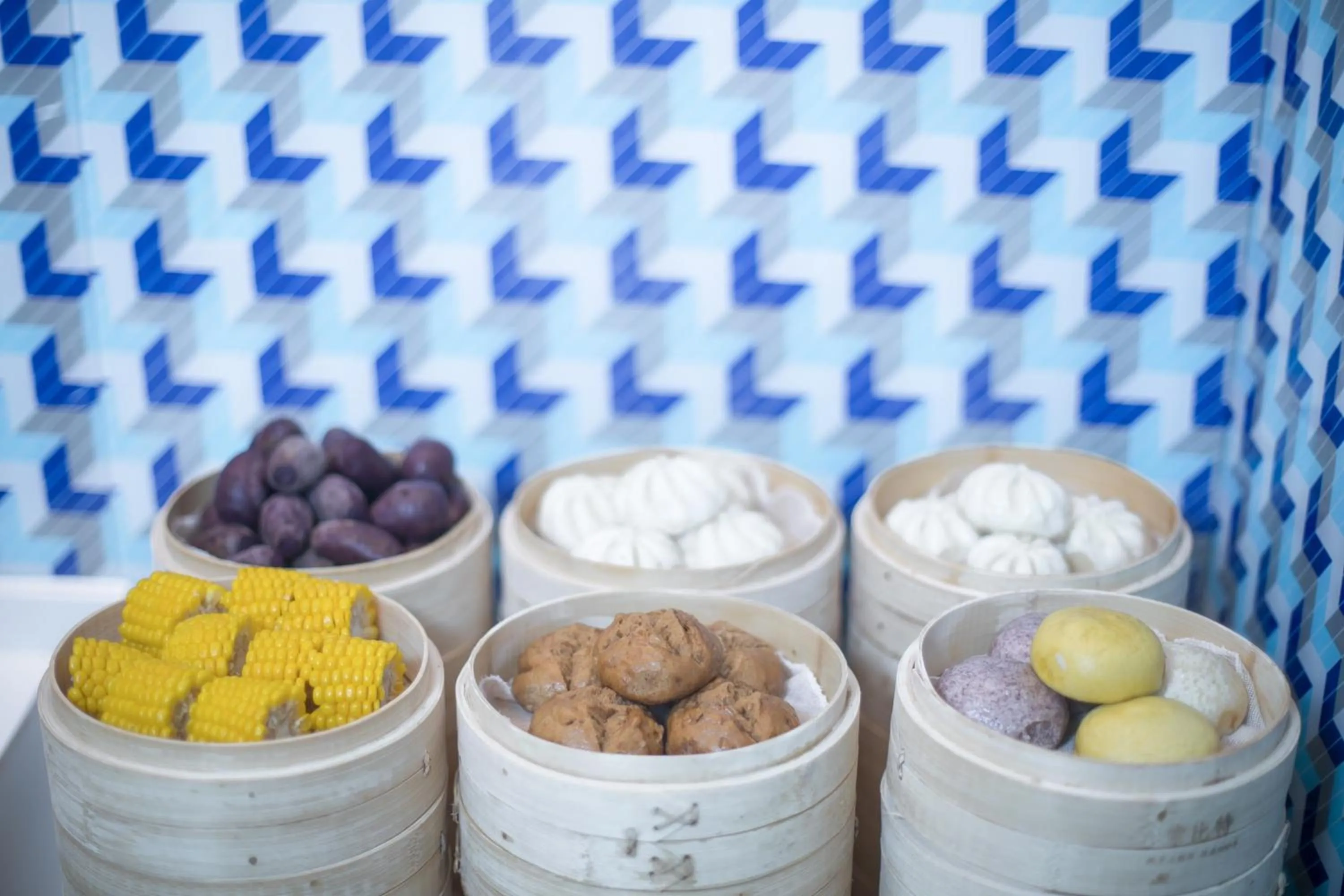 Restaurant/places to eat in Holiday Inn Express Shanghai Jiading Center by IHG