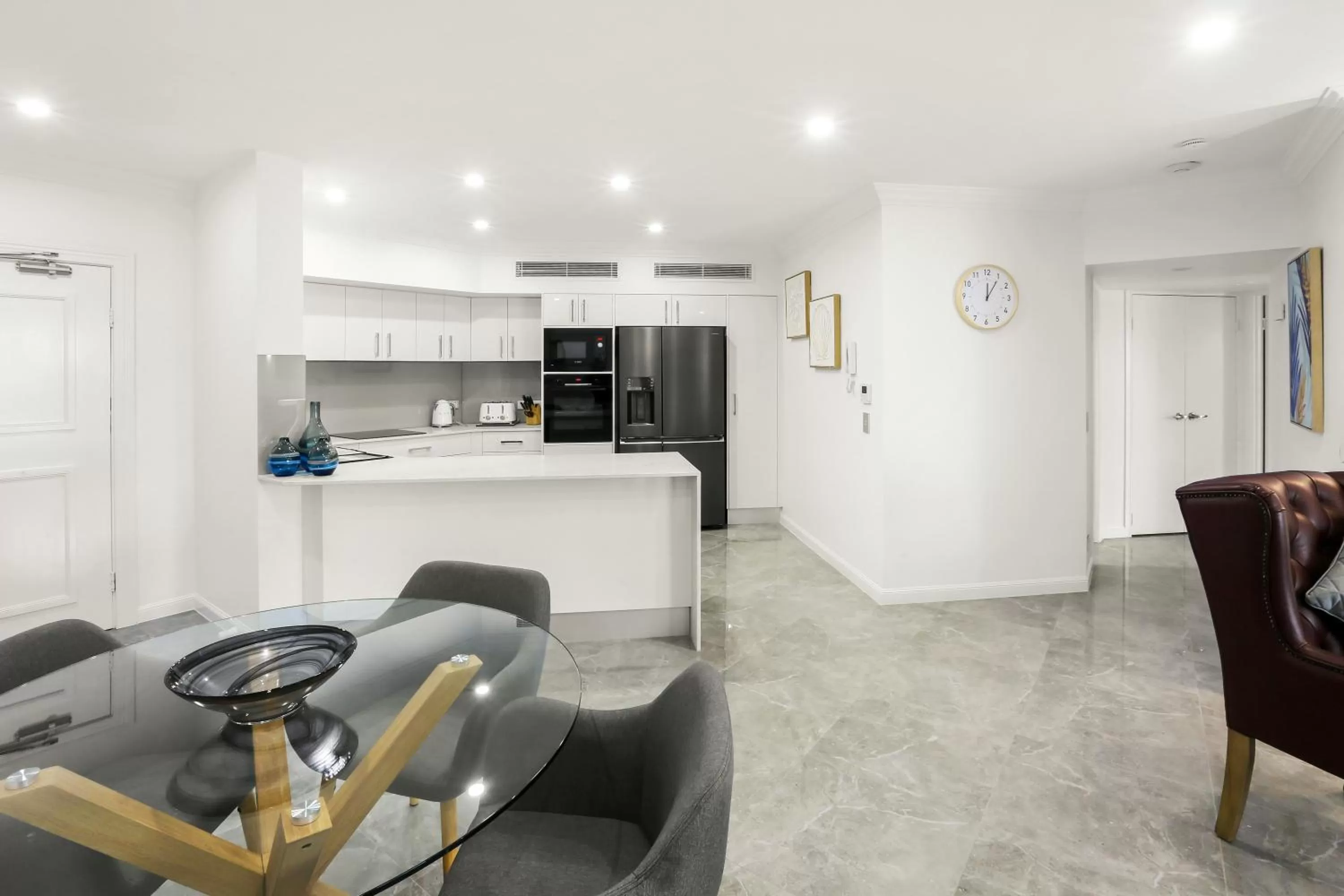 Kitchen or kitchenette in On The Beach Apartments