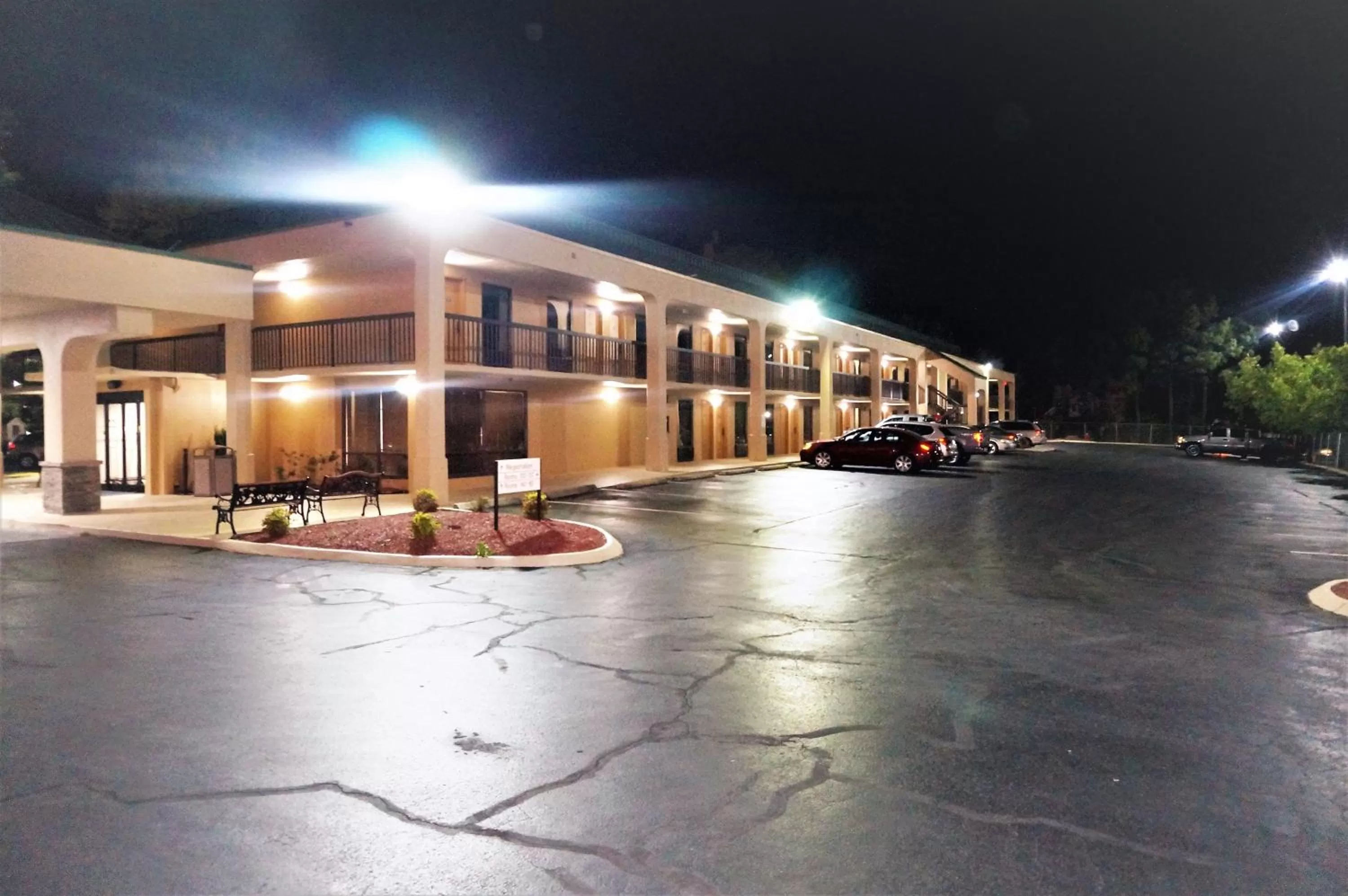 Howard Johnson by Wyndham Greensboro Near the Coliseum