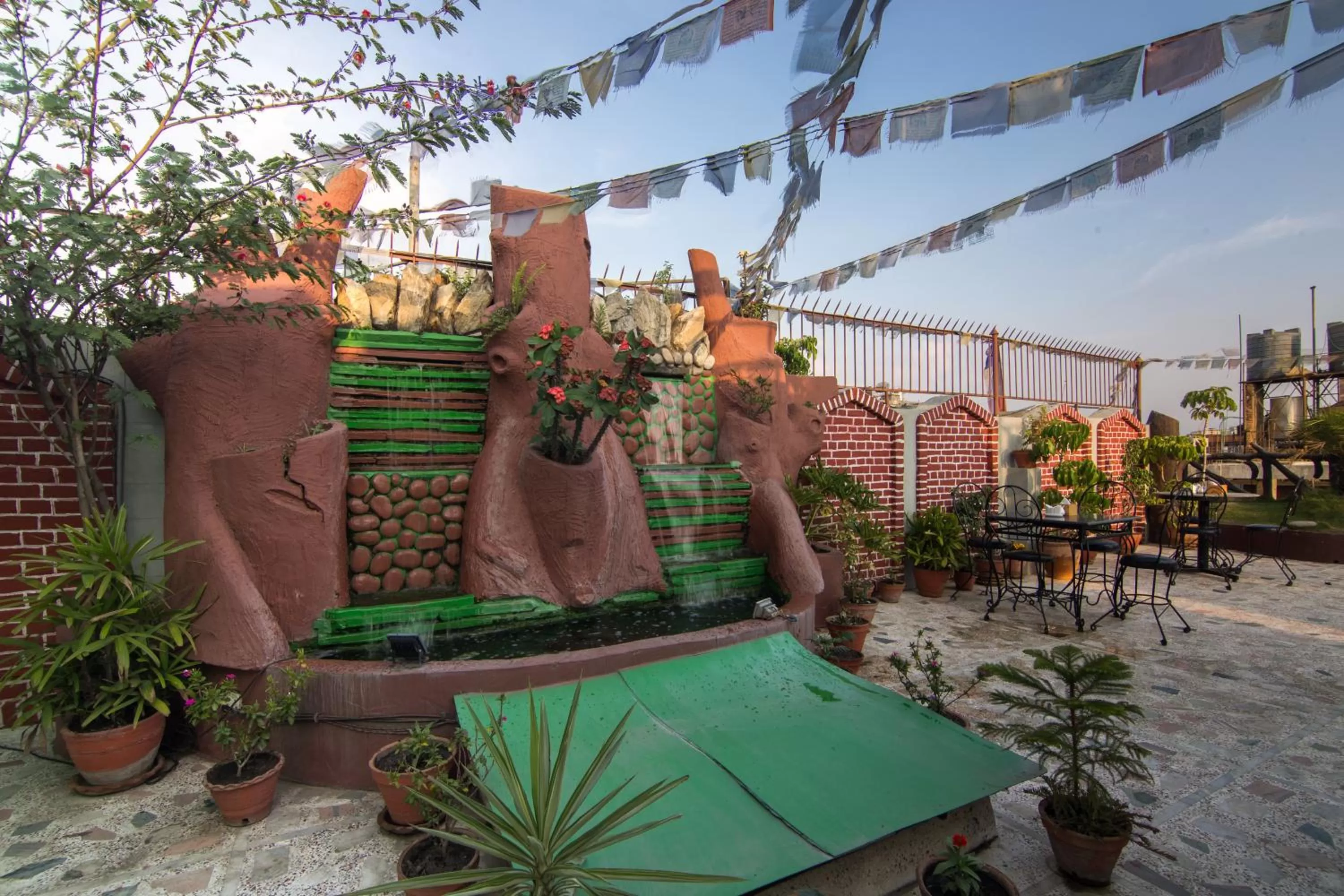 Restaurant/places to eat, Swimming Pool in Hotel Family Home