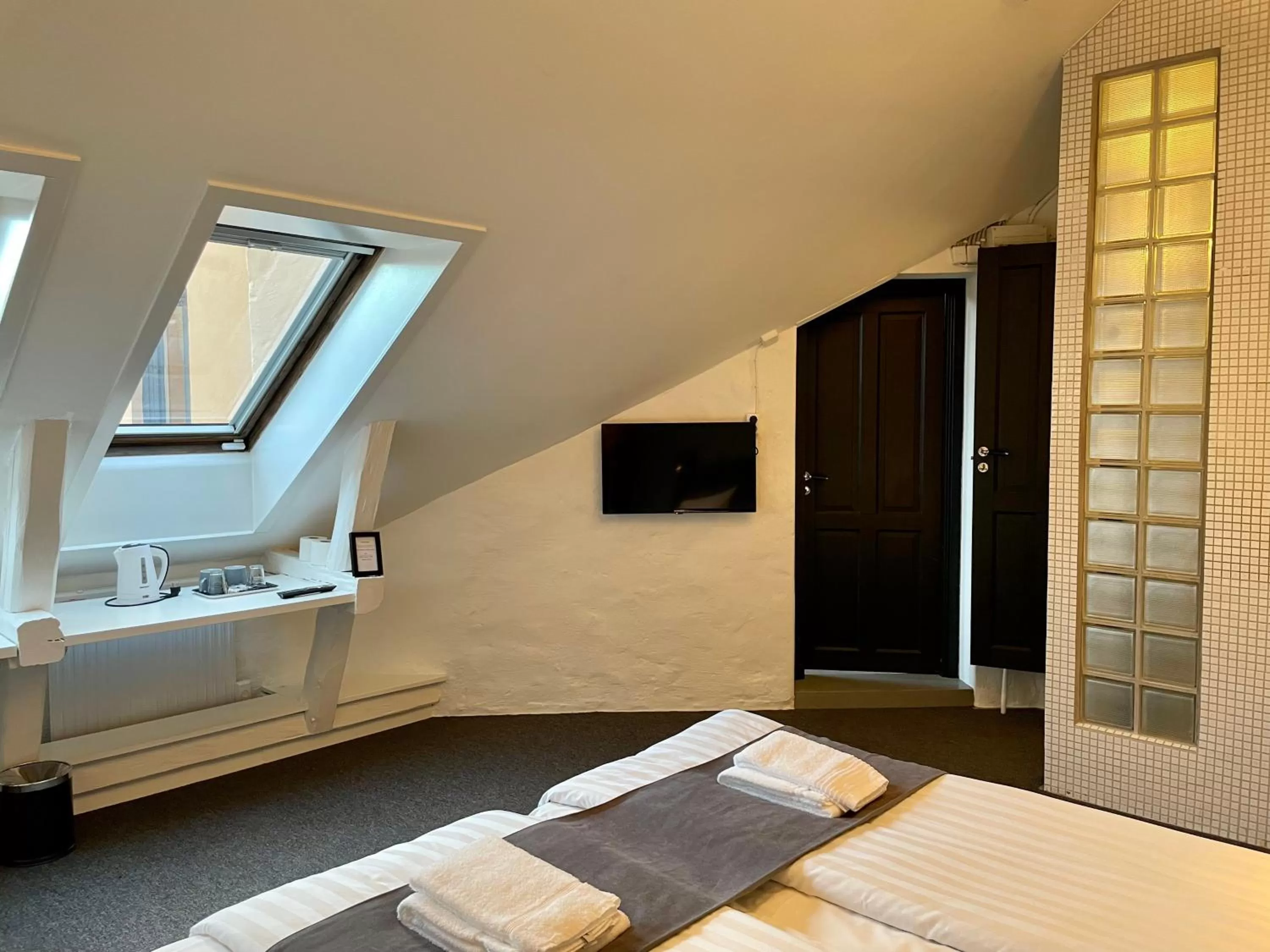 Photo of the whole room, Bed in Unique Hotel