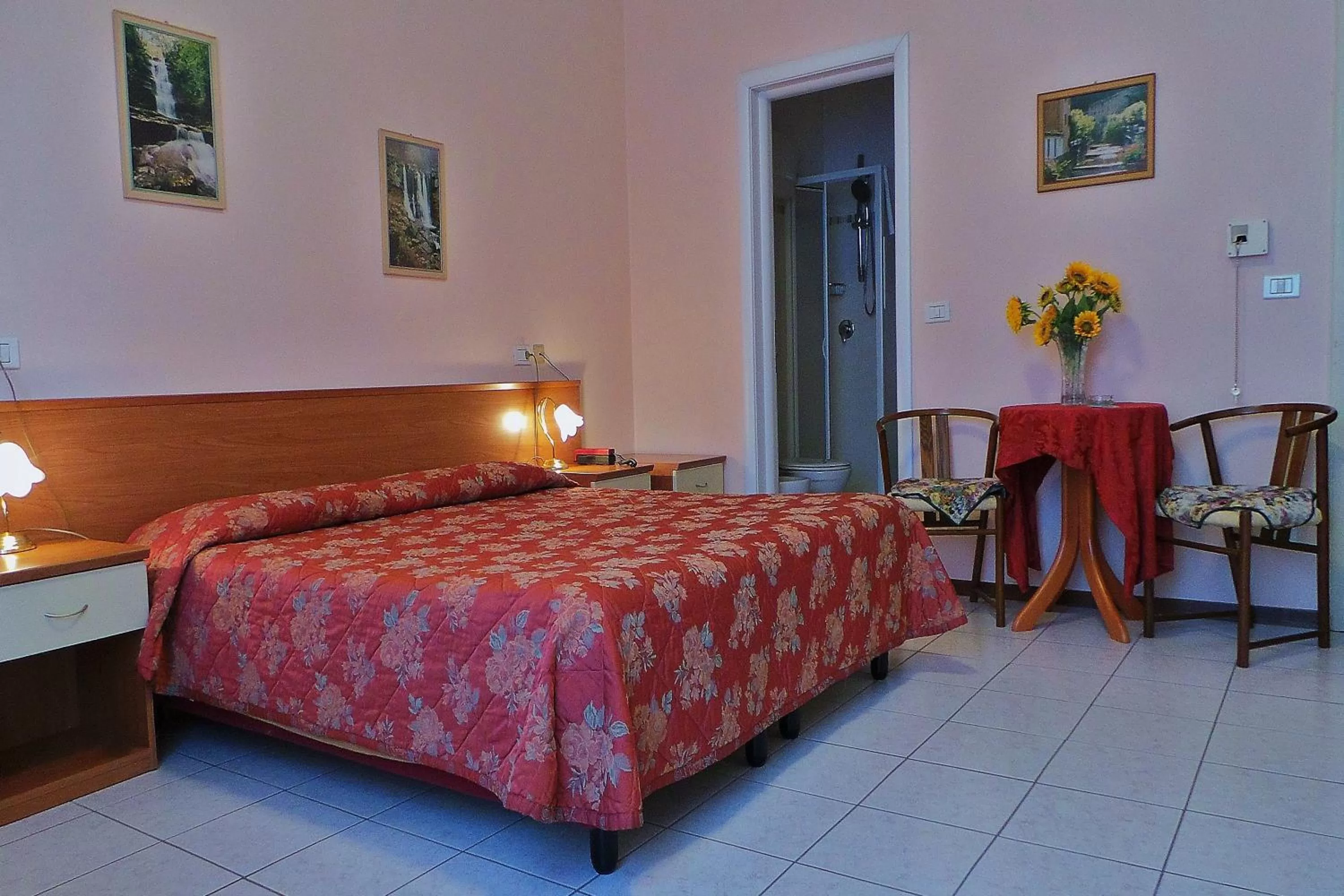 Bedroom, Bed in Hotel Roma