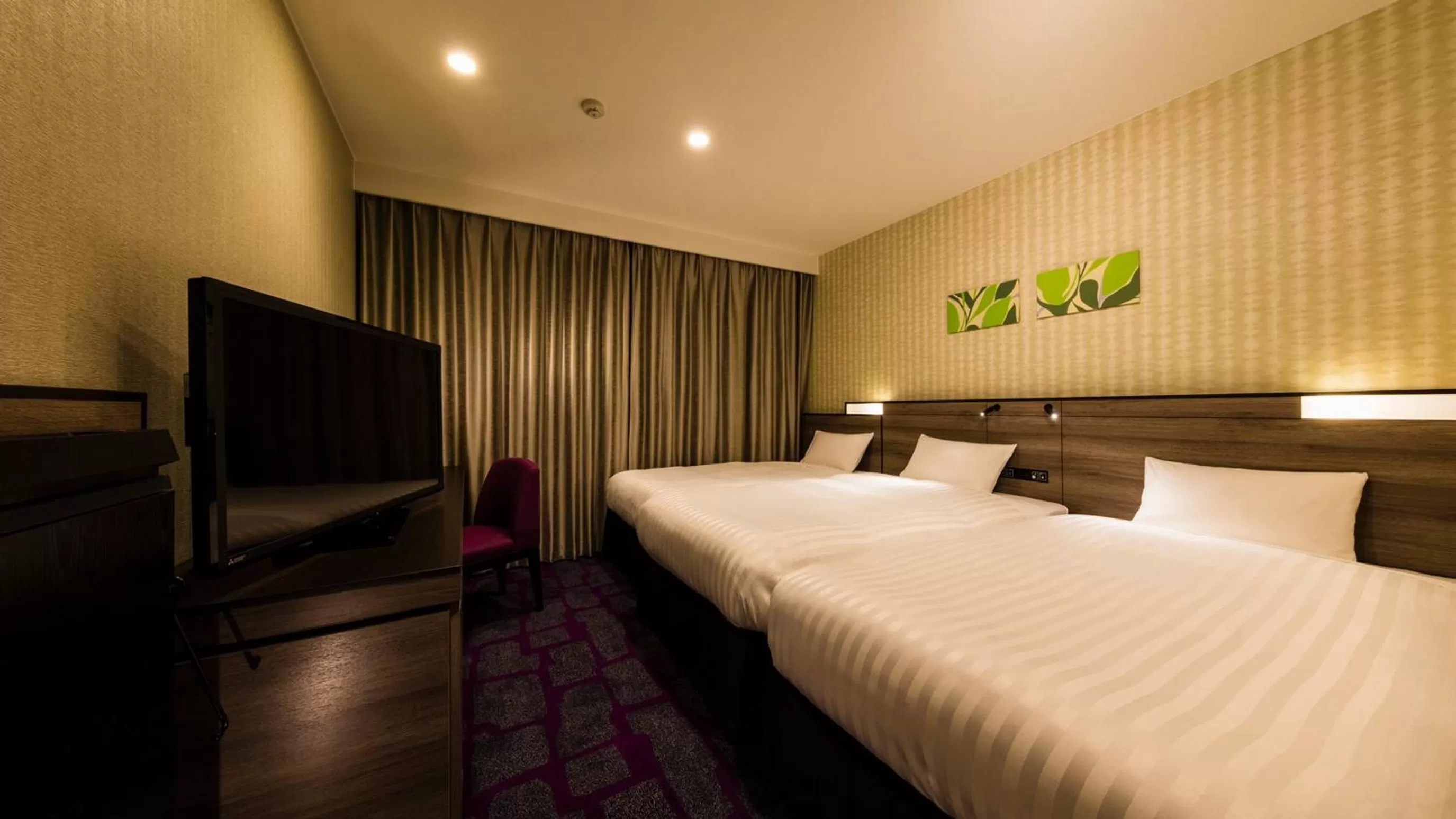 Bed in JR-East Hotel Mets Urawa