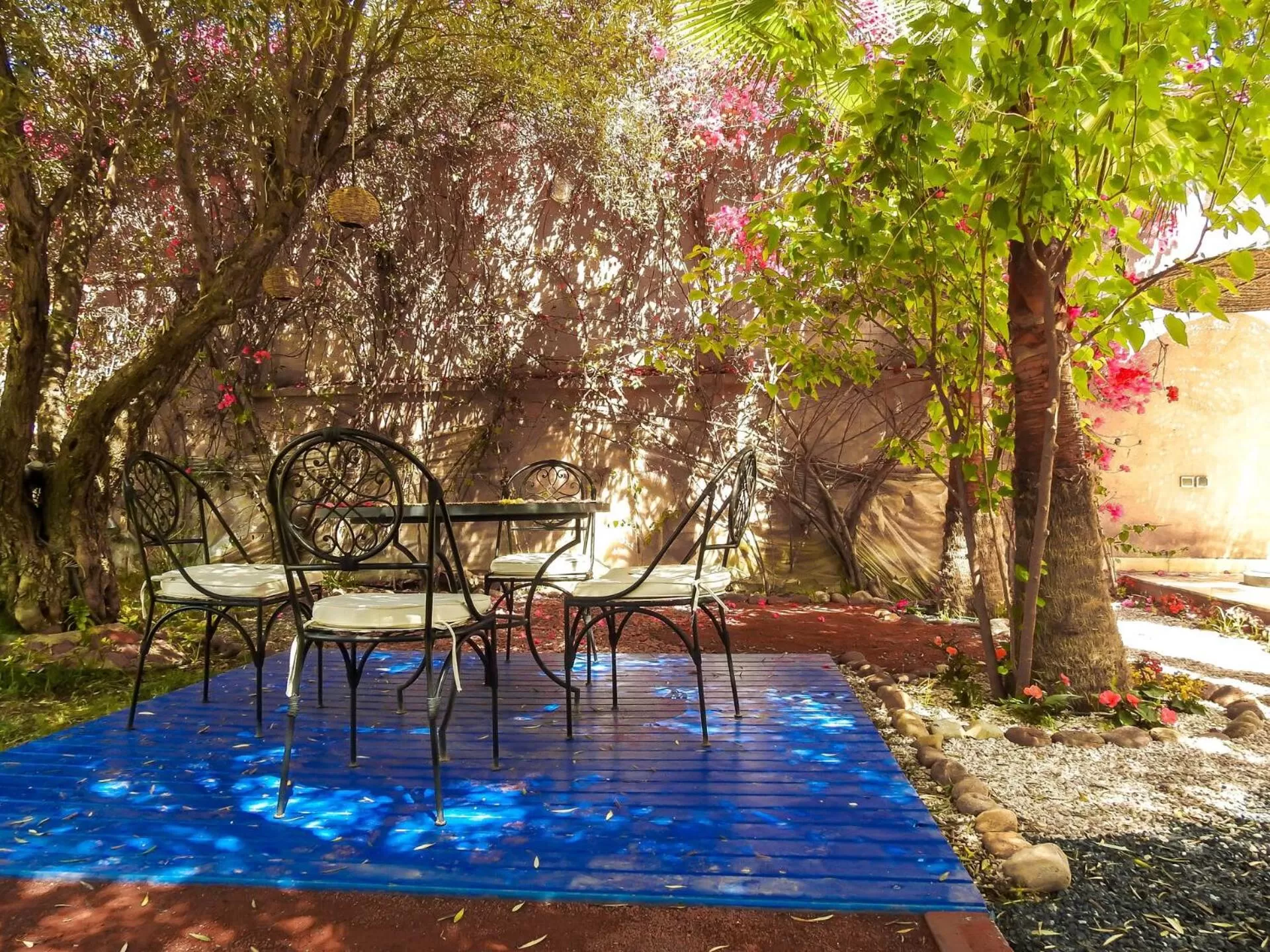 Seating area, Swimming Pool in Le Bleu House