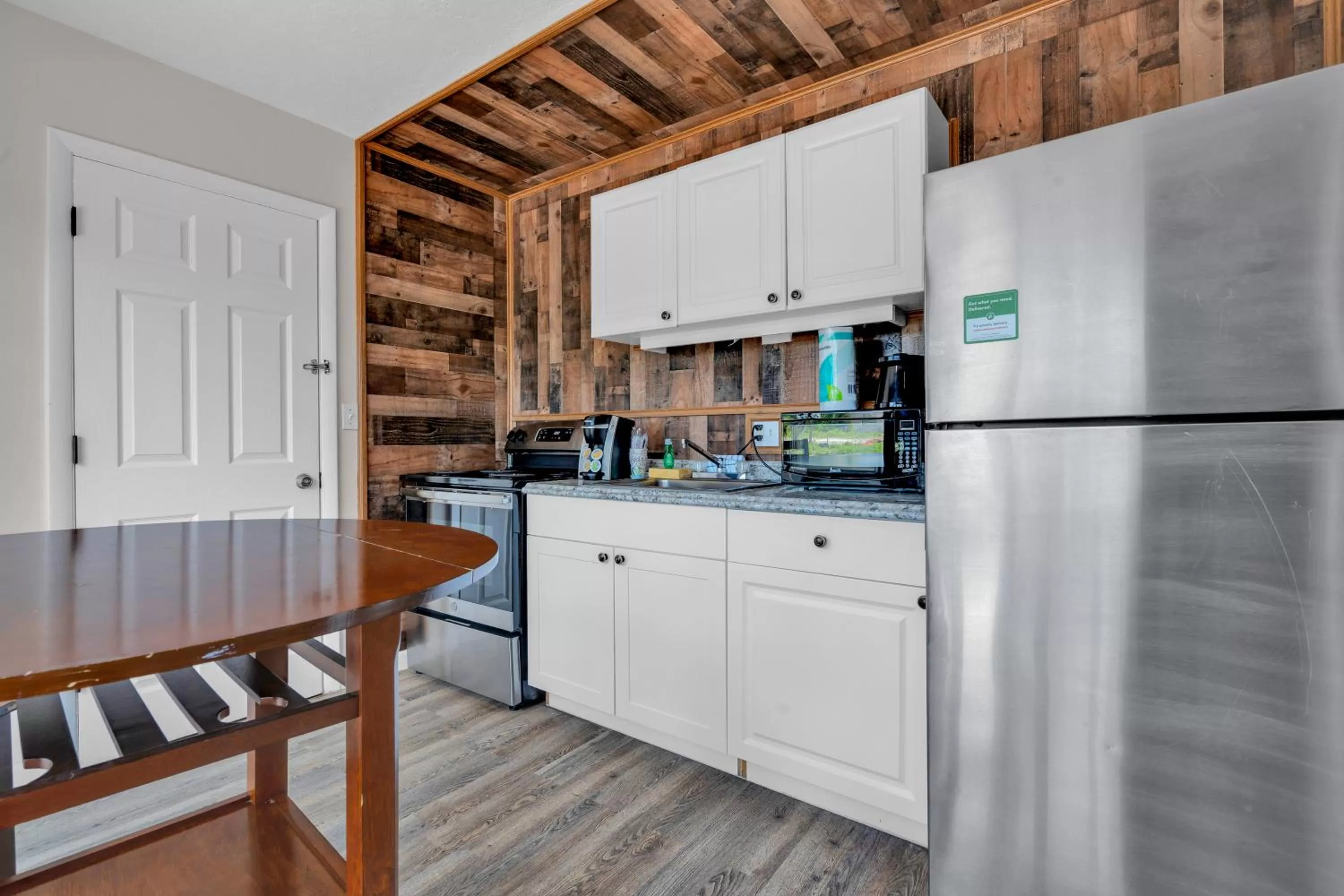 Kitchen or kitchenette in Coconut Cay Resort
