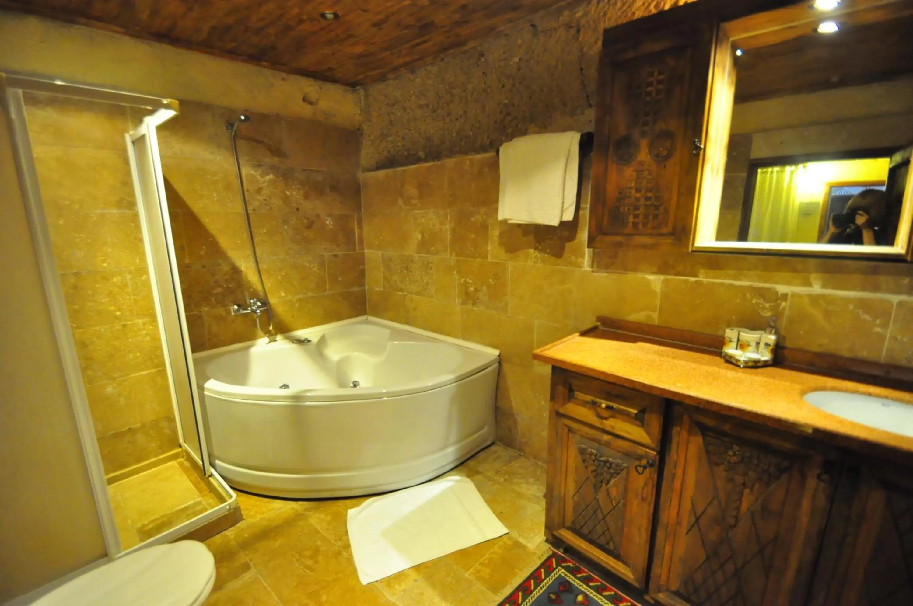 Bathroom in Kismet Cave House