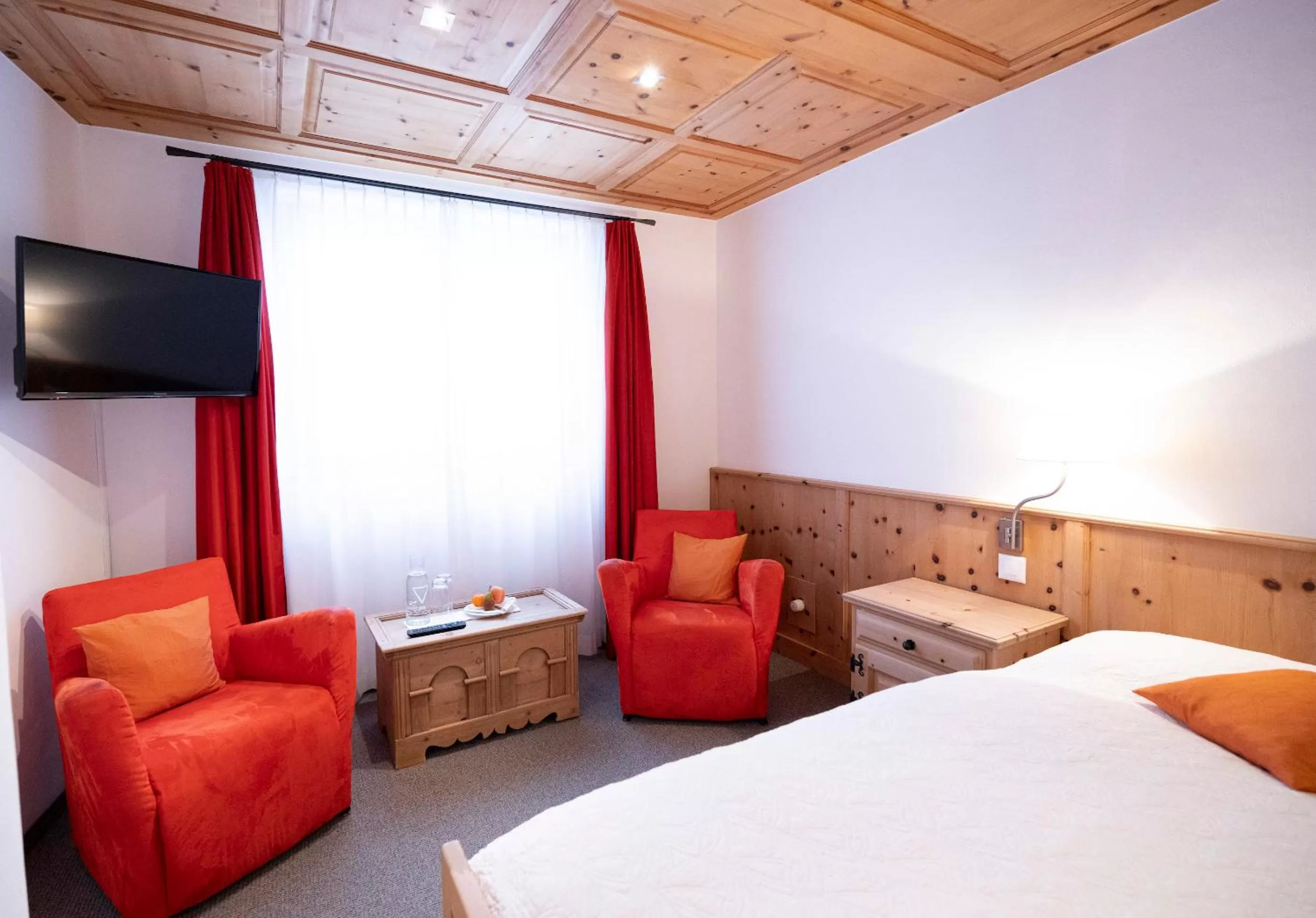 Photo of the whole room, TV/Entertainment Center in Hotel Engiadina