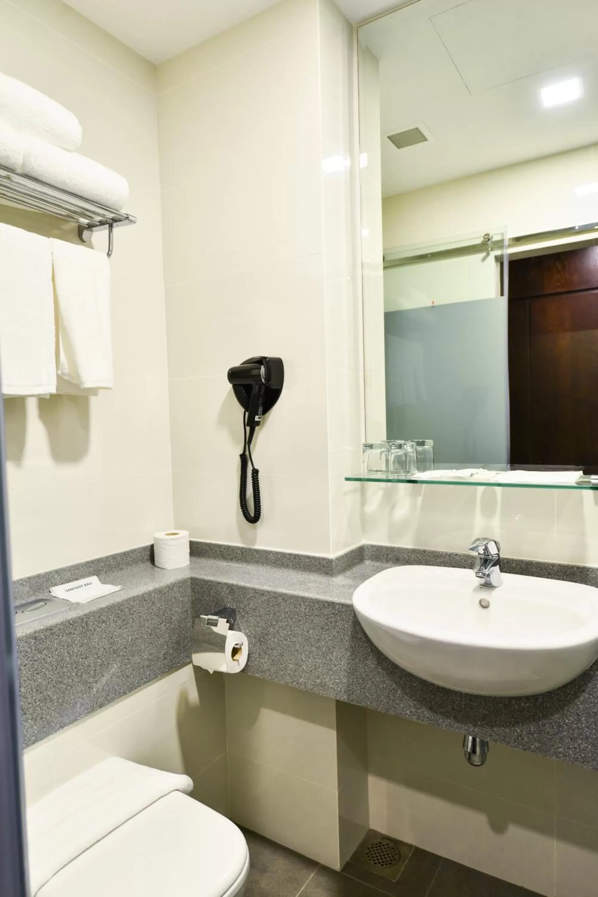 Toilet in Hotel Chancellor@Orchard