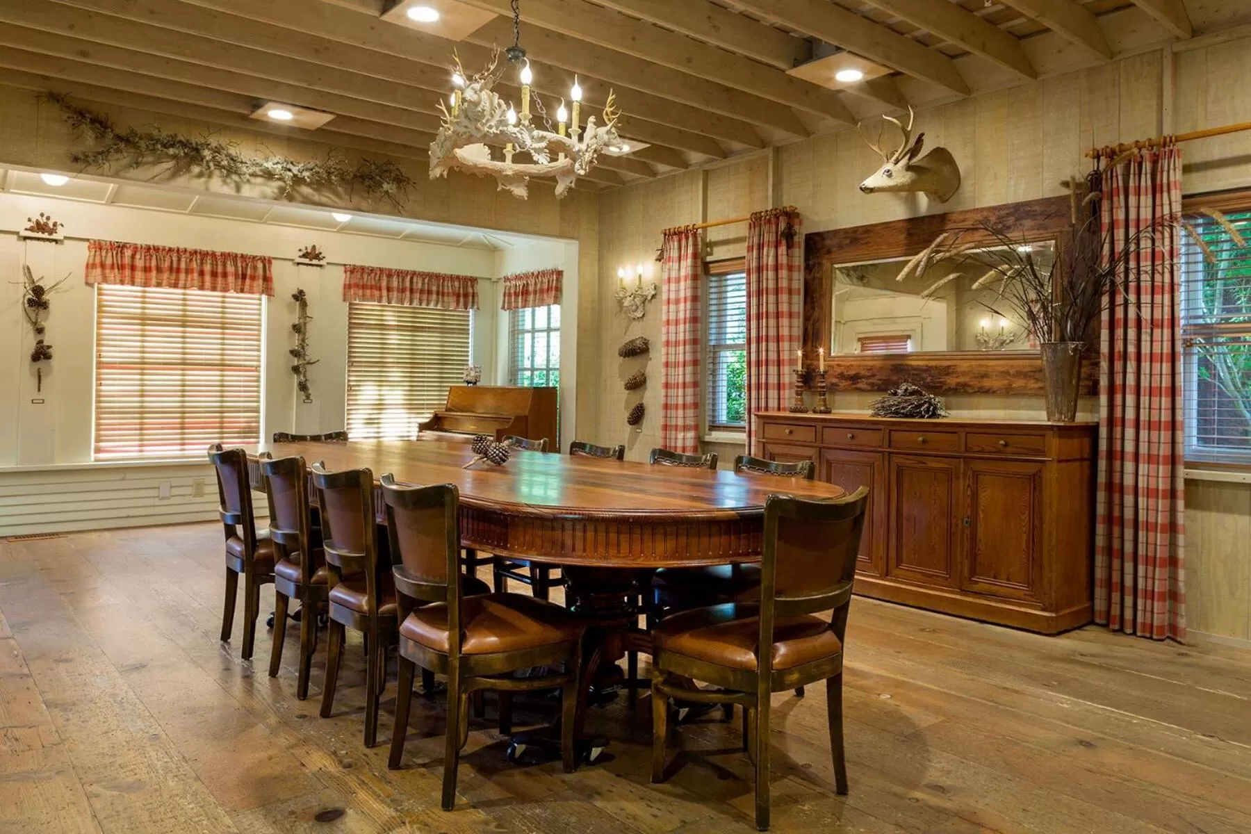 Business facilities in Tallman Hotel