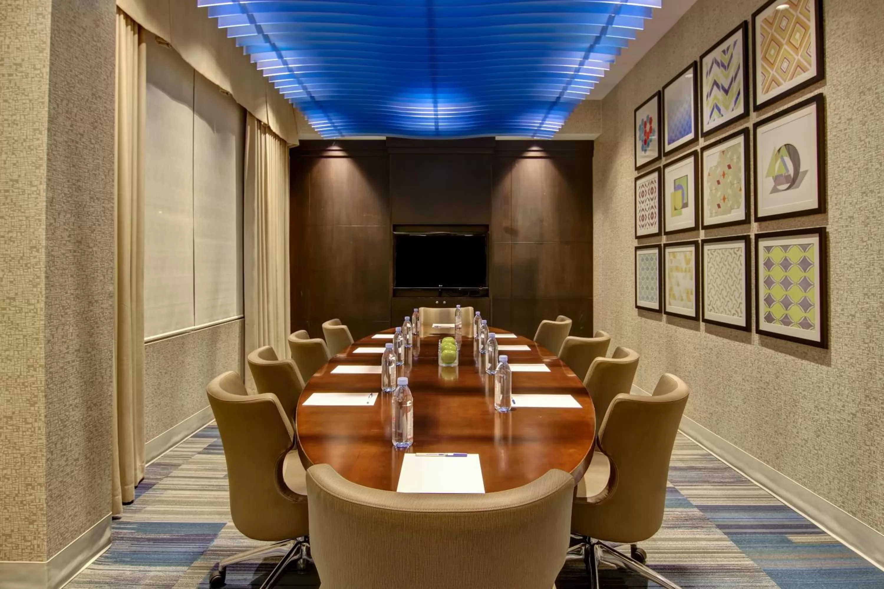 Meeting/conference room in Holiday Inn Express Hotel & Suites Toronto - Markham by IHG