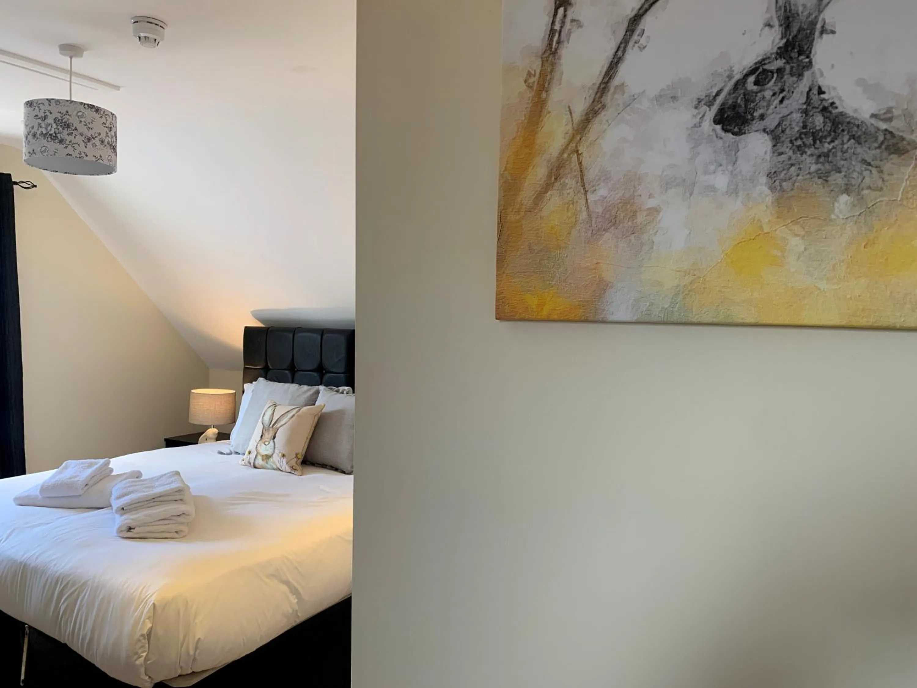 Bed in New Inn - Dorchester