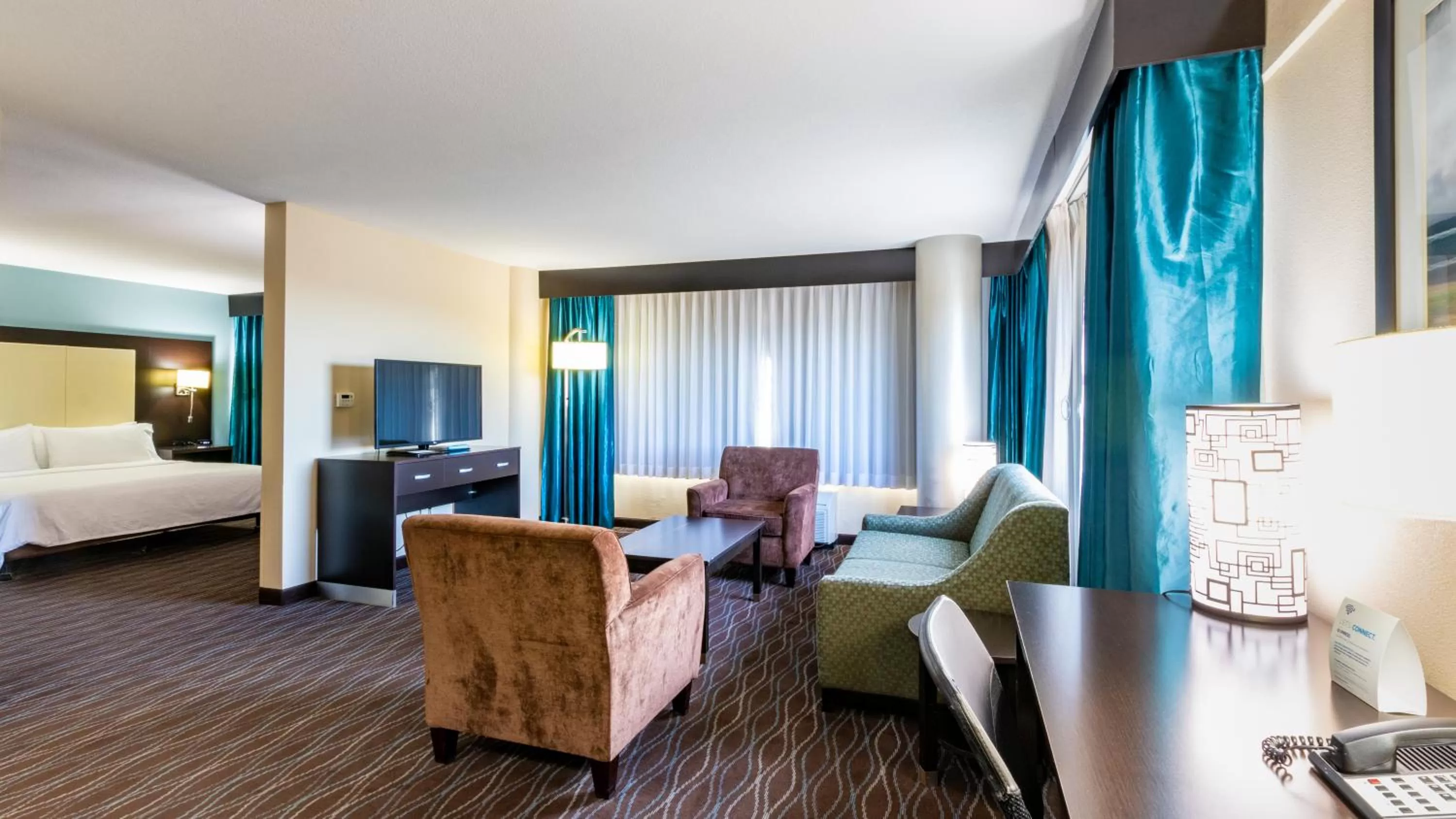 Bed in Holiday Inn Express Boise Downtown by IHG
