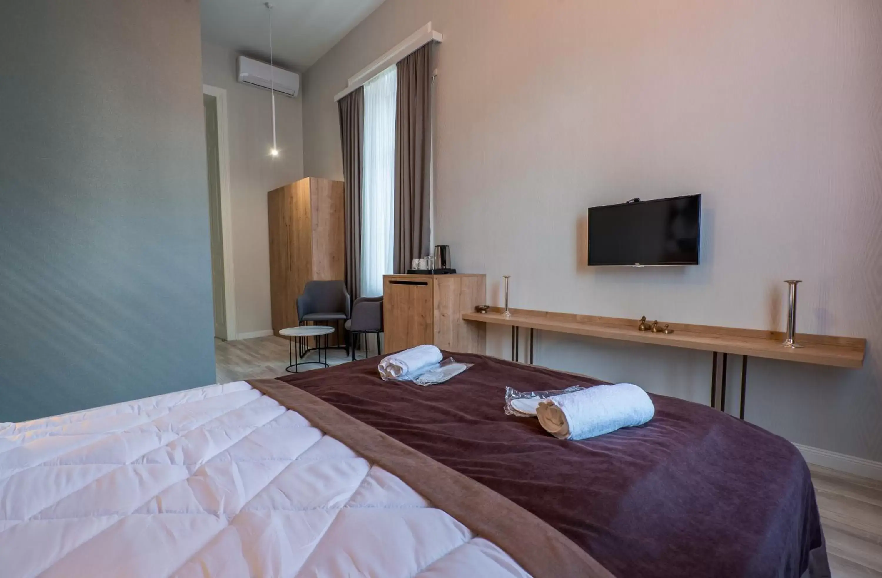 Superior Double or Twin Room with City View in Mini Hotel on Aghmashenebeli Ave Superior Double or Twin Room with City View in Mini Hotel on Aghmashenebeli Ave