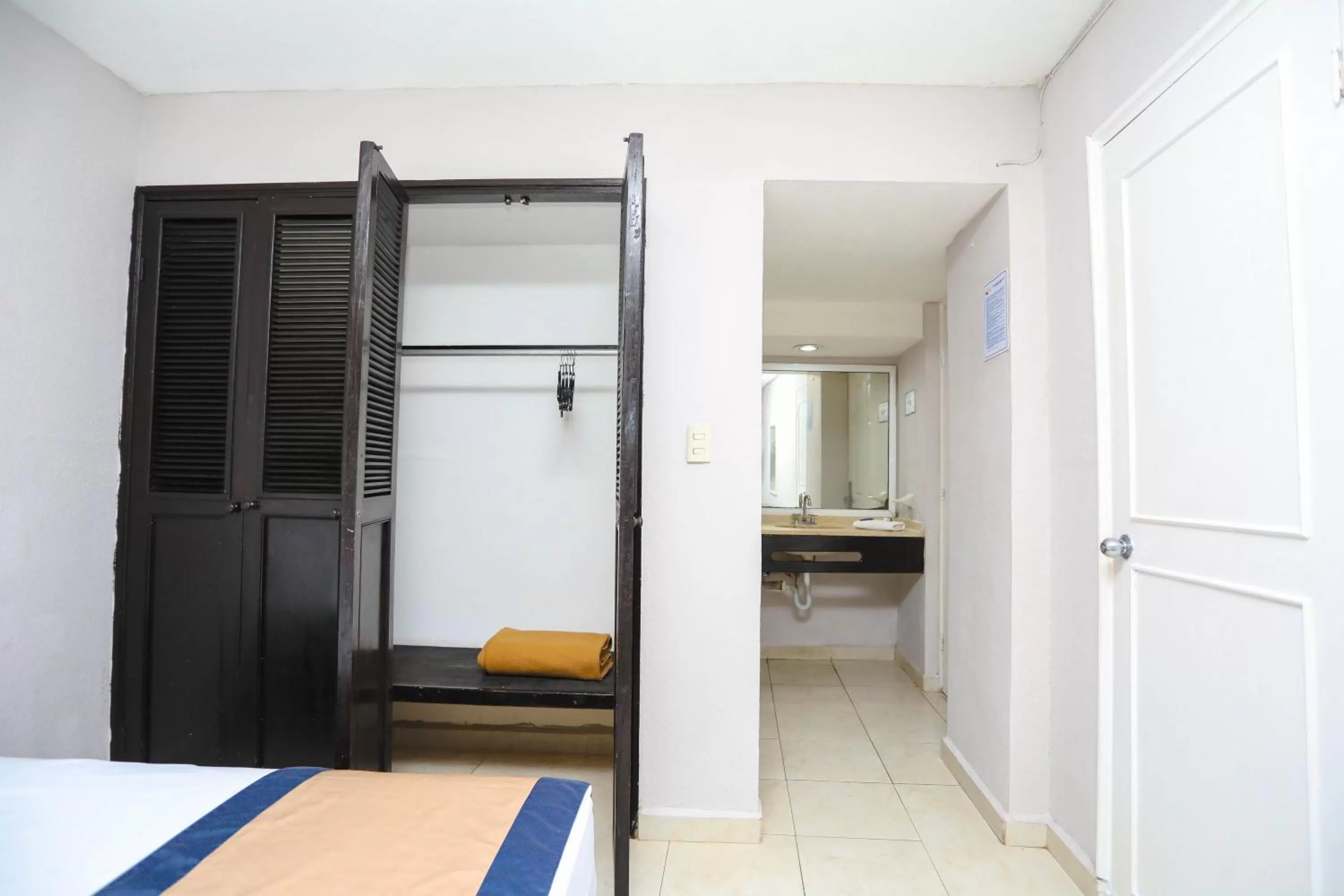 Bedroom, Bed in Hotel Caribe Internacional Cancun