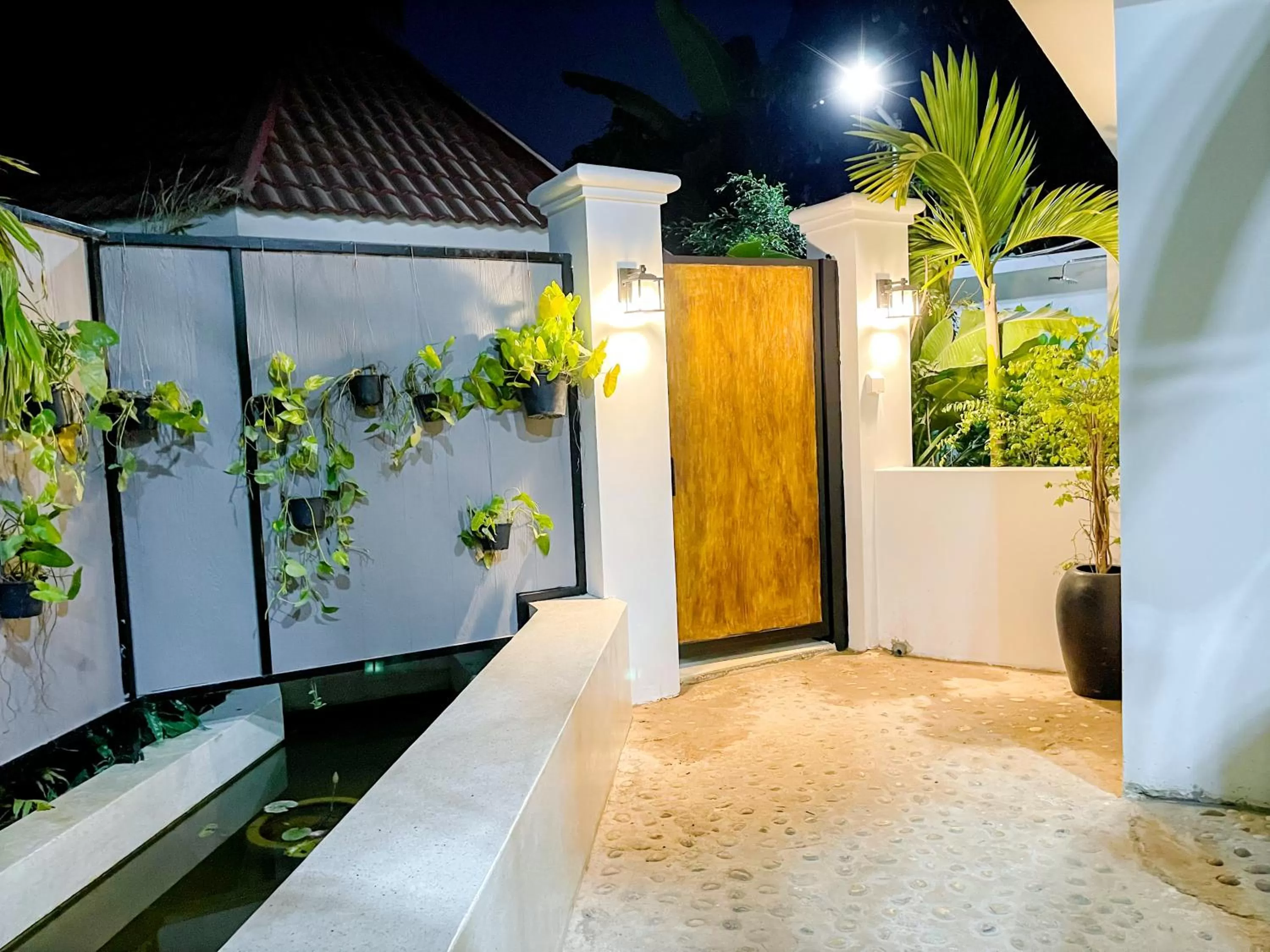 Facade/entrance in Cambana La Riviere Boutique