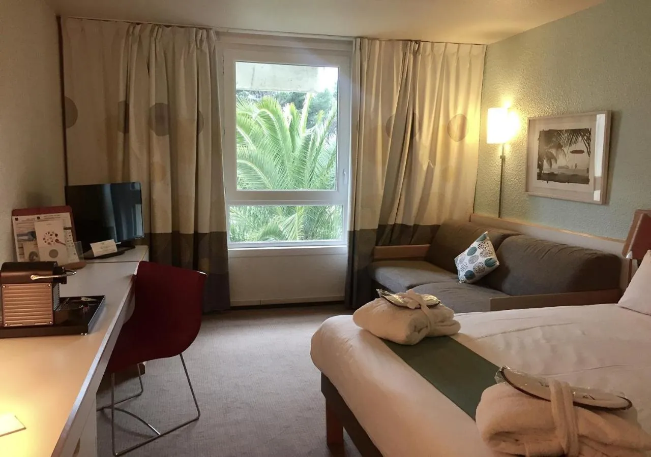 Photo of the whole room, Bed in Novotel Marseille Est Porte d'Aubagne