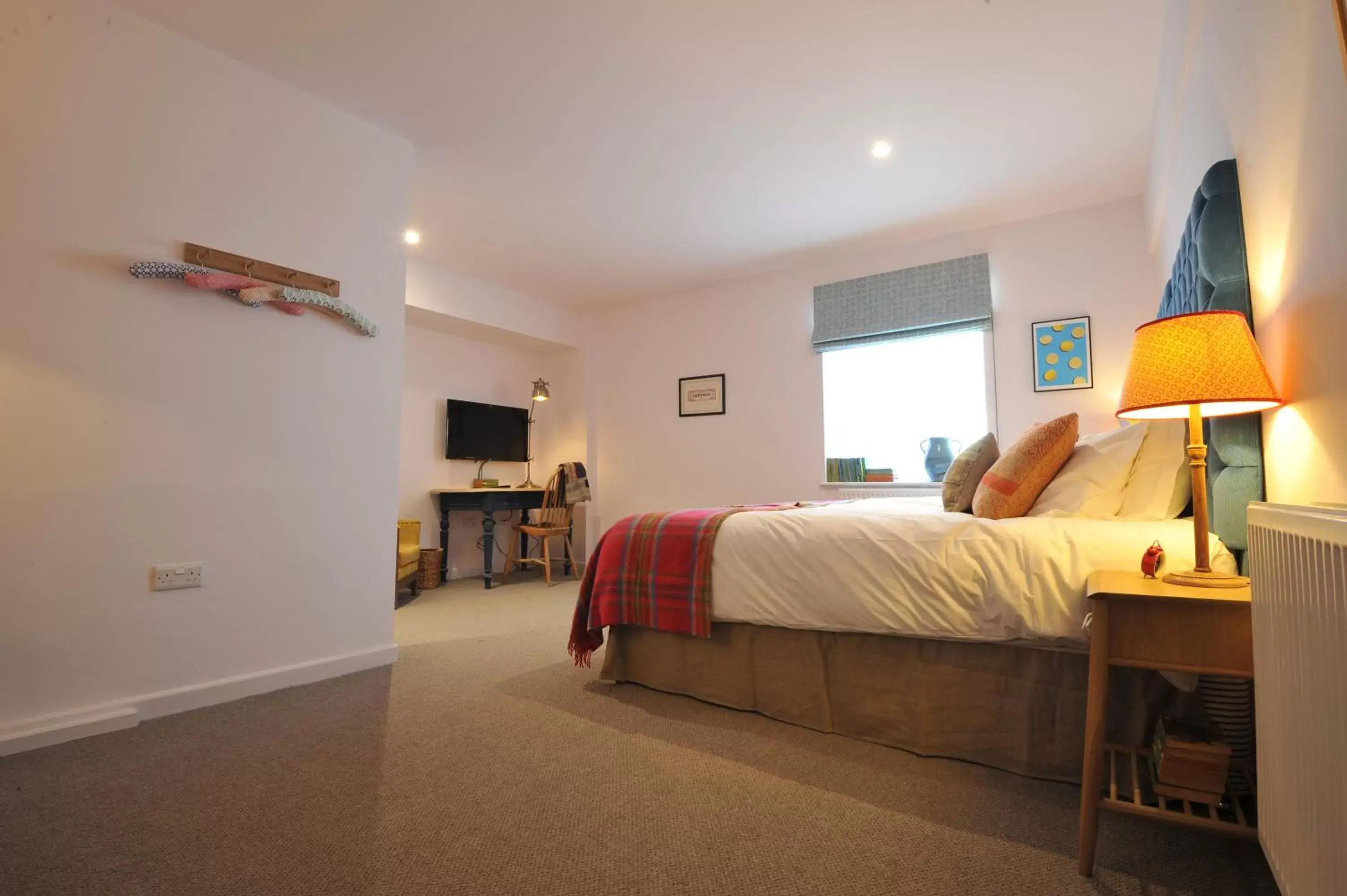 Deluxe Double Room in The Narrowboat Deluxe Double Room in The Narrowboat