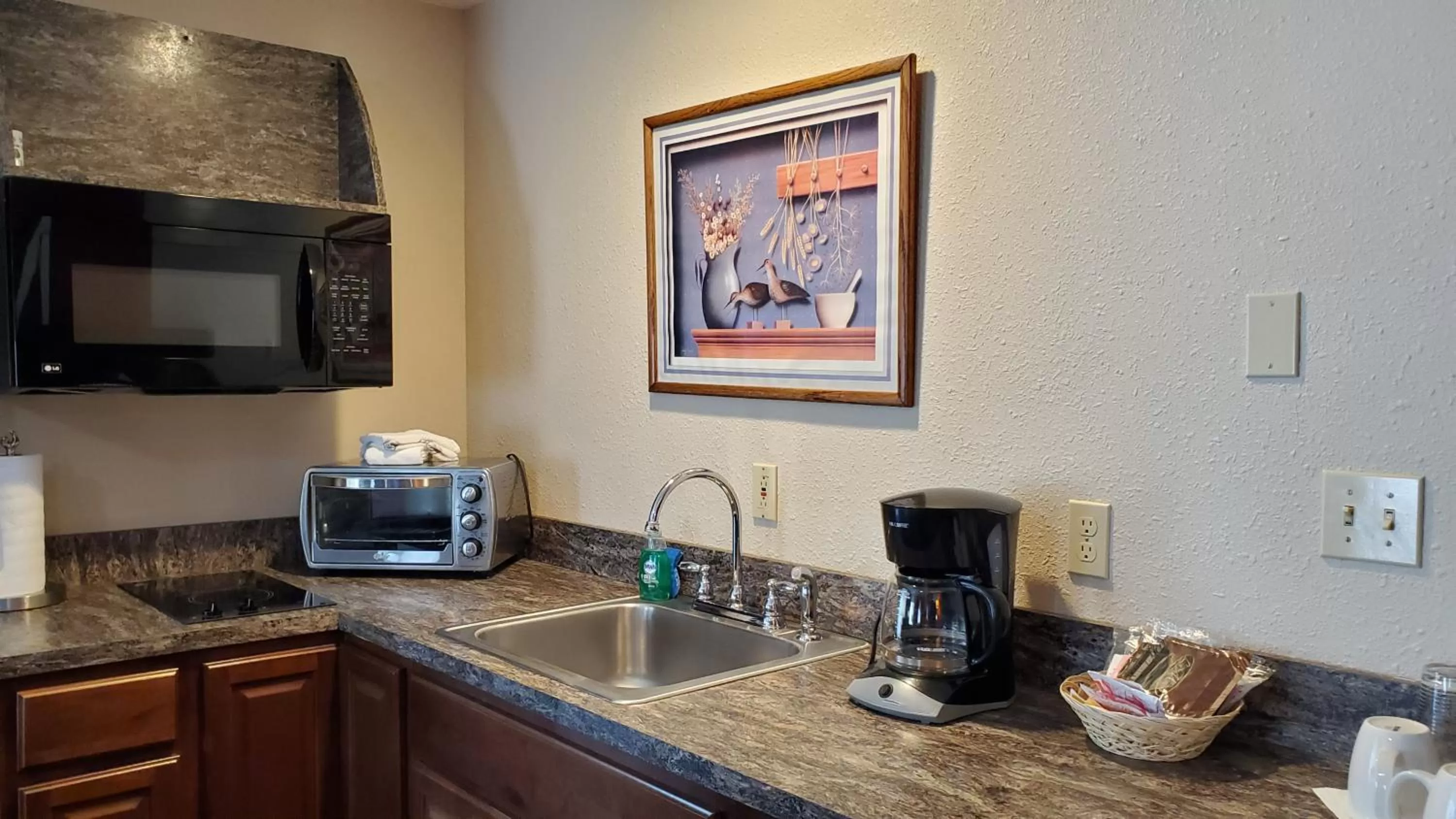 Kitchen/Kitchenette in Forks Motel