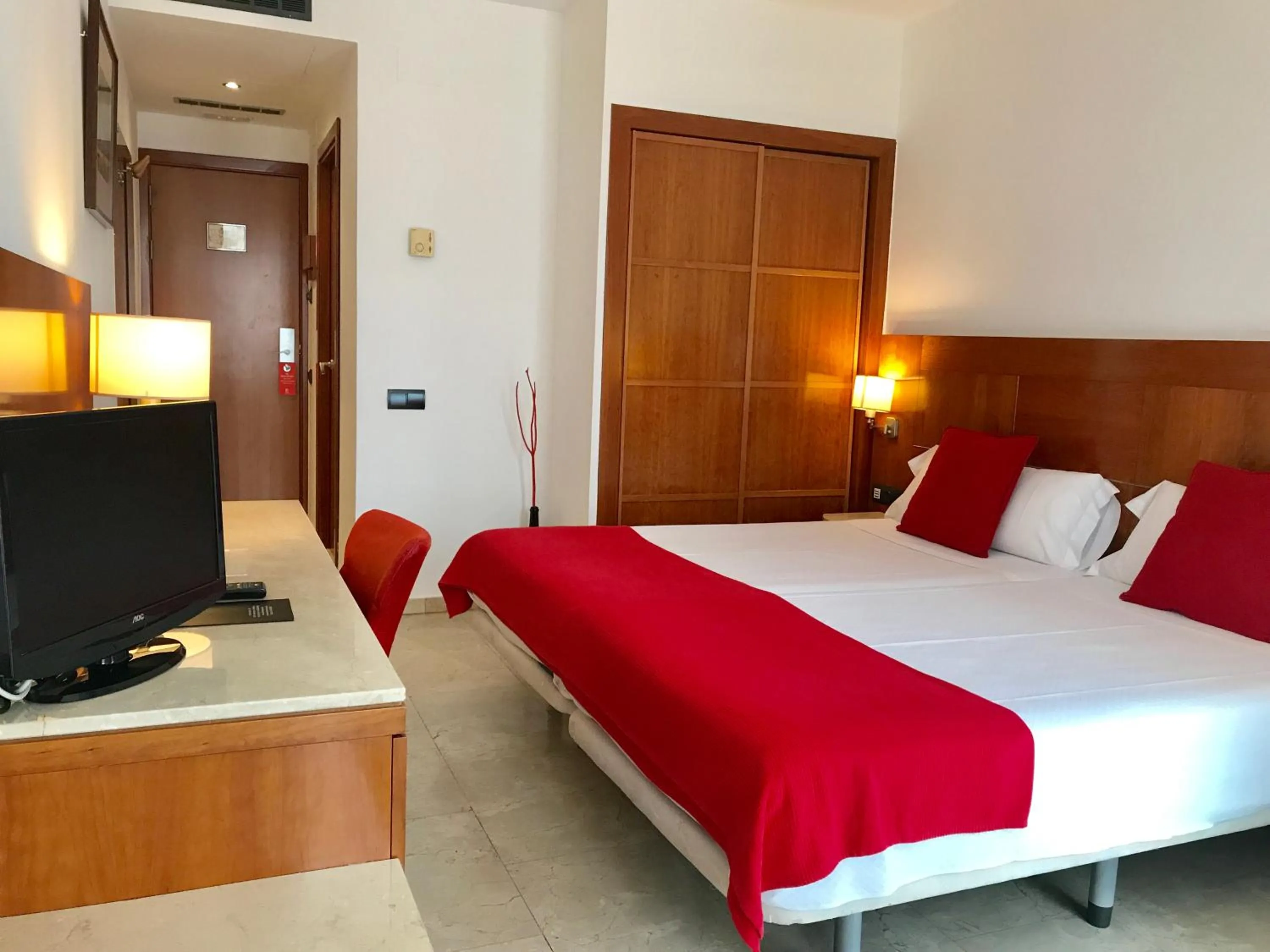 Bedroom, Bed in Hotel Calasanz