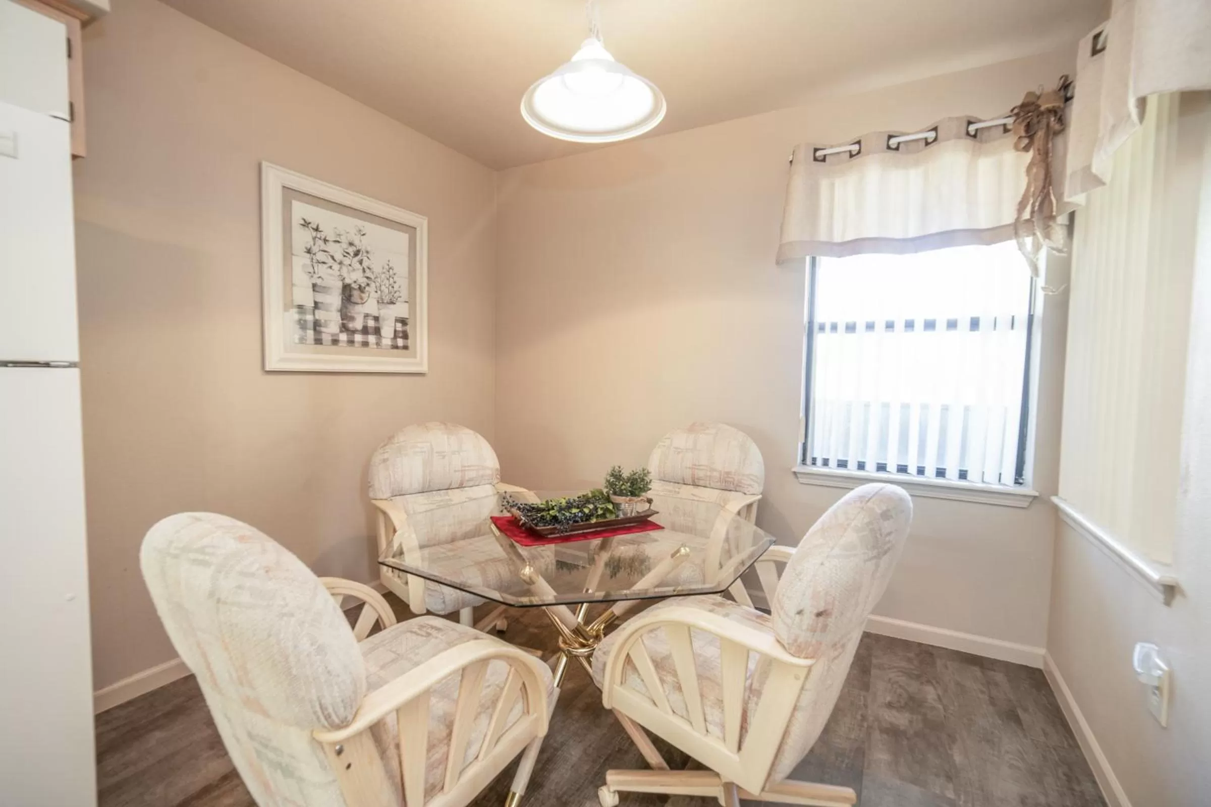 Dining area in Pointe Royale Golf Resort