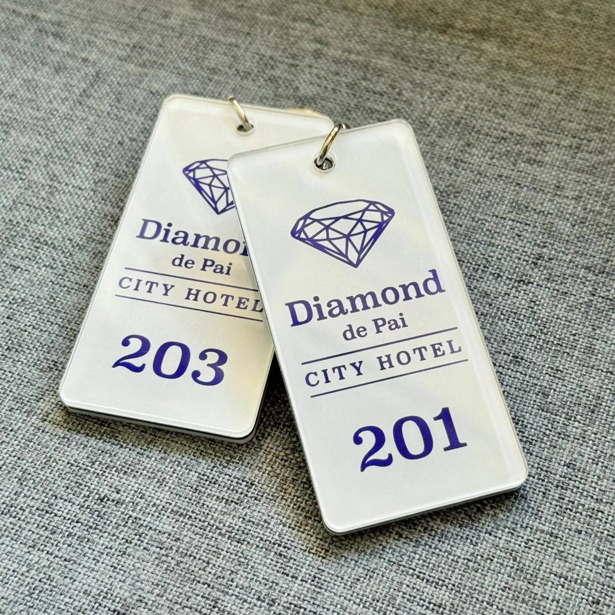 Property logo or sign in Diamond de pai