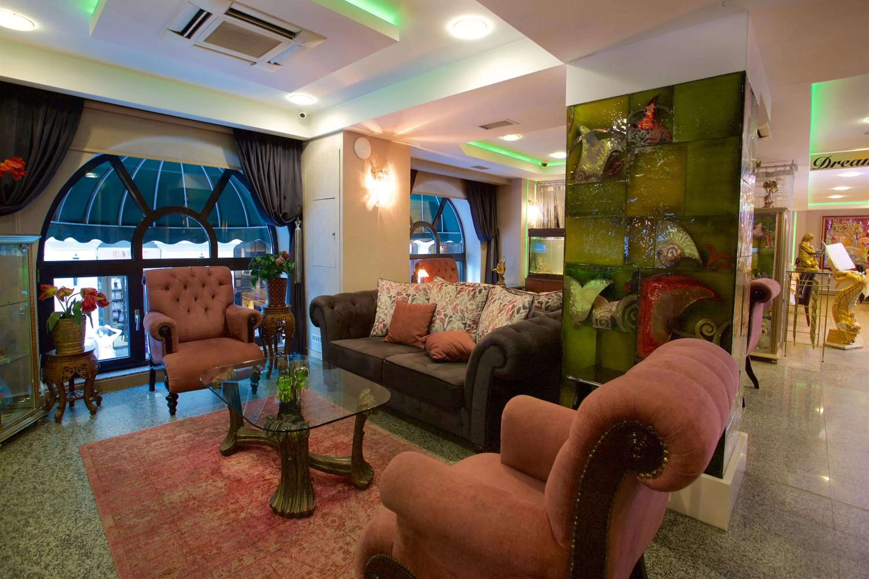 Lobby or reception in Zagreb Hotel