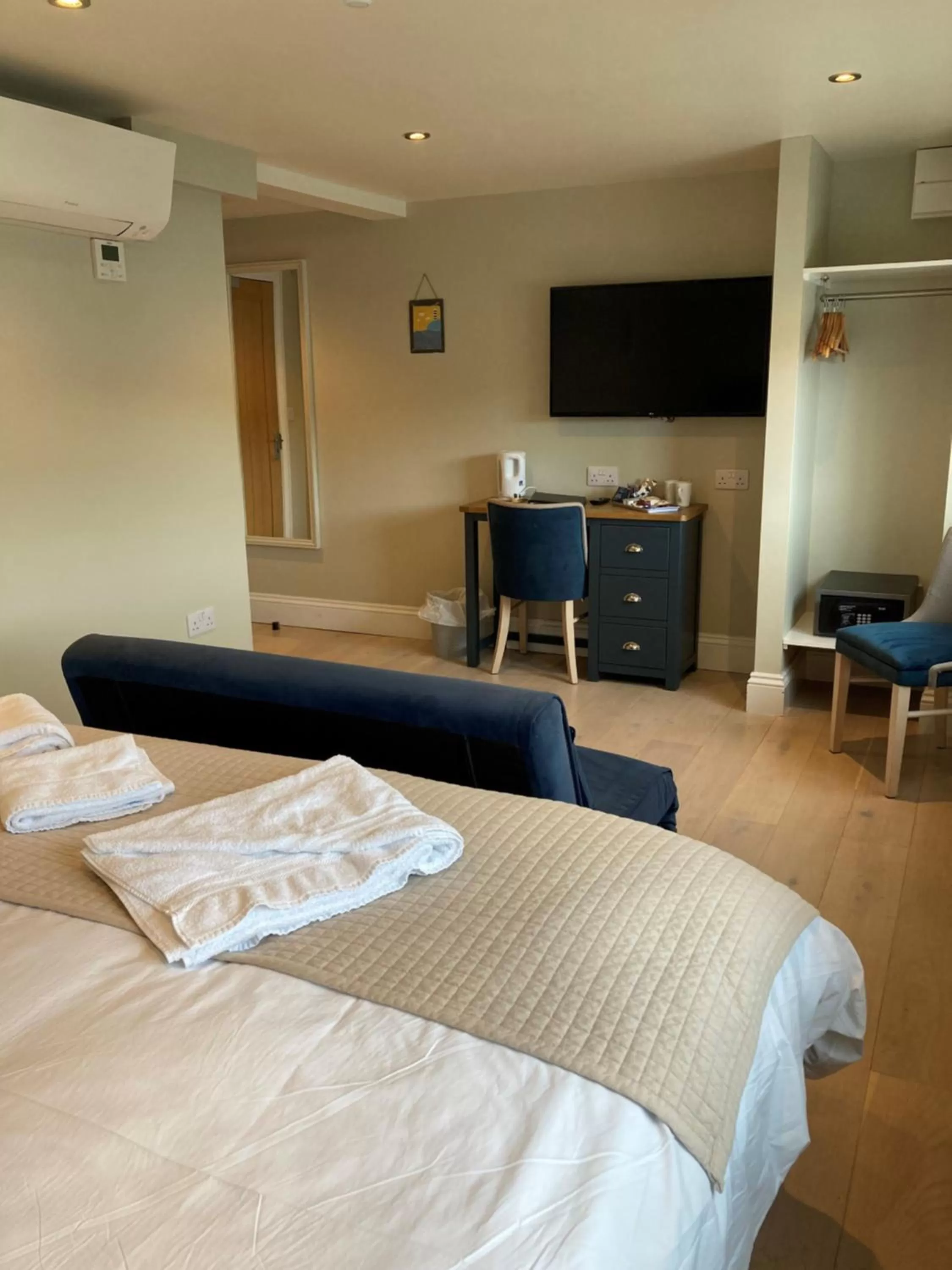 Bed in The Galleon Inn