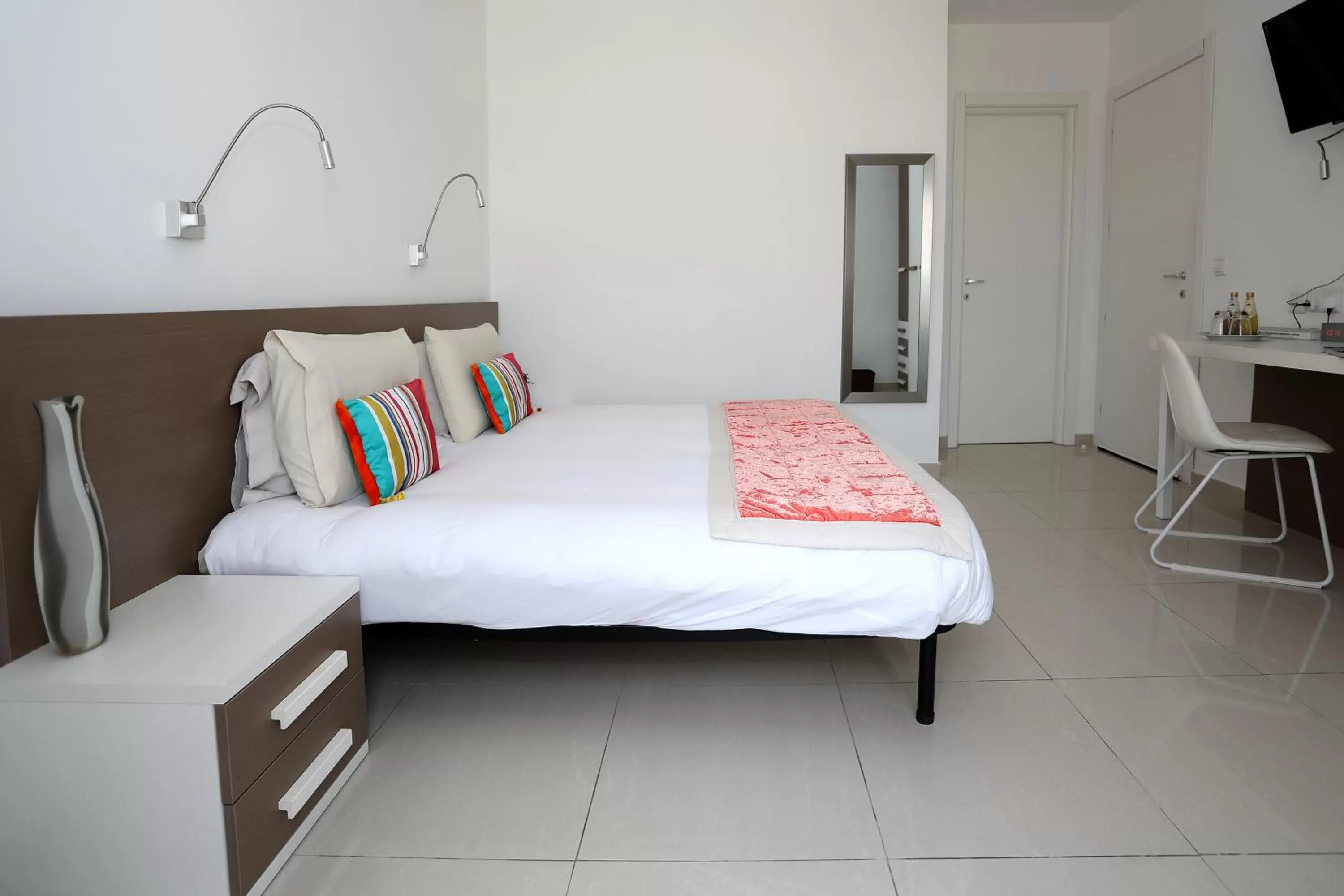 Bedroom, Bed in Escape to St Julians